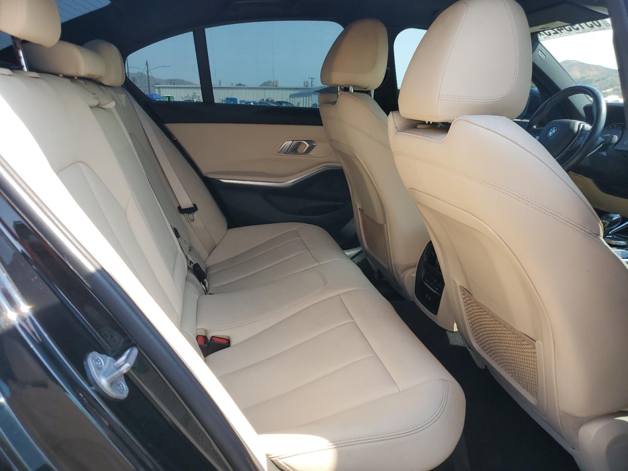 2021 Bmw 330i    Black vin: 3MW5R1J04M8B62898