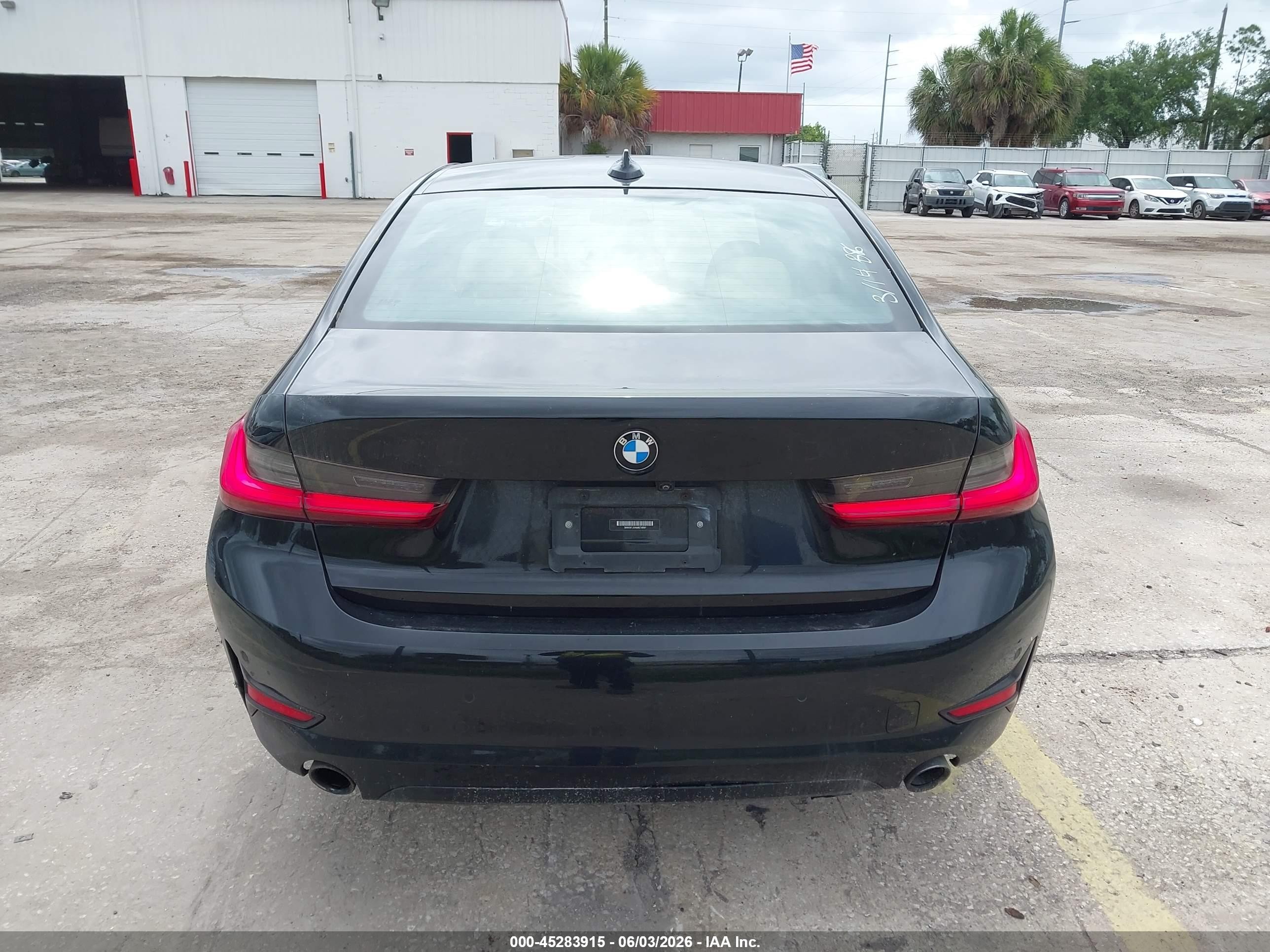 2021 Bmw 330i   Черный vin: 3MW5R1J04M8C18581