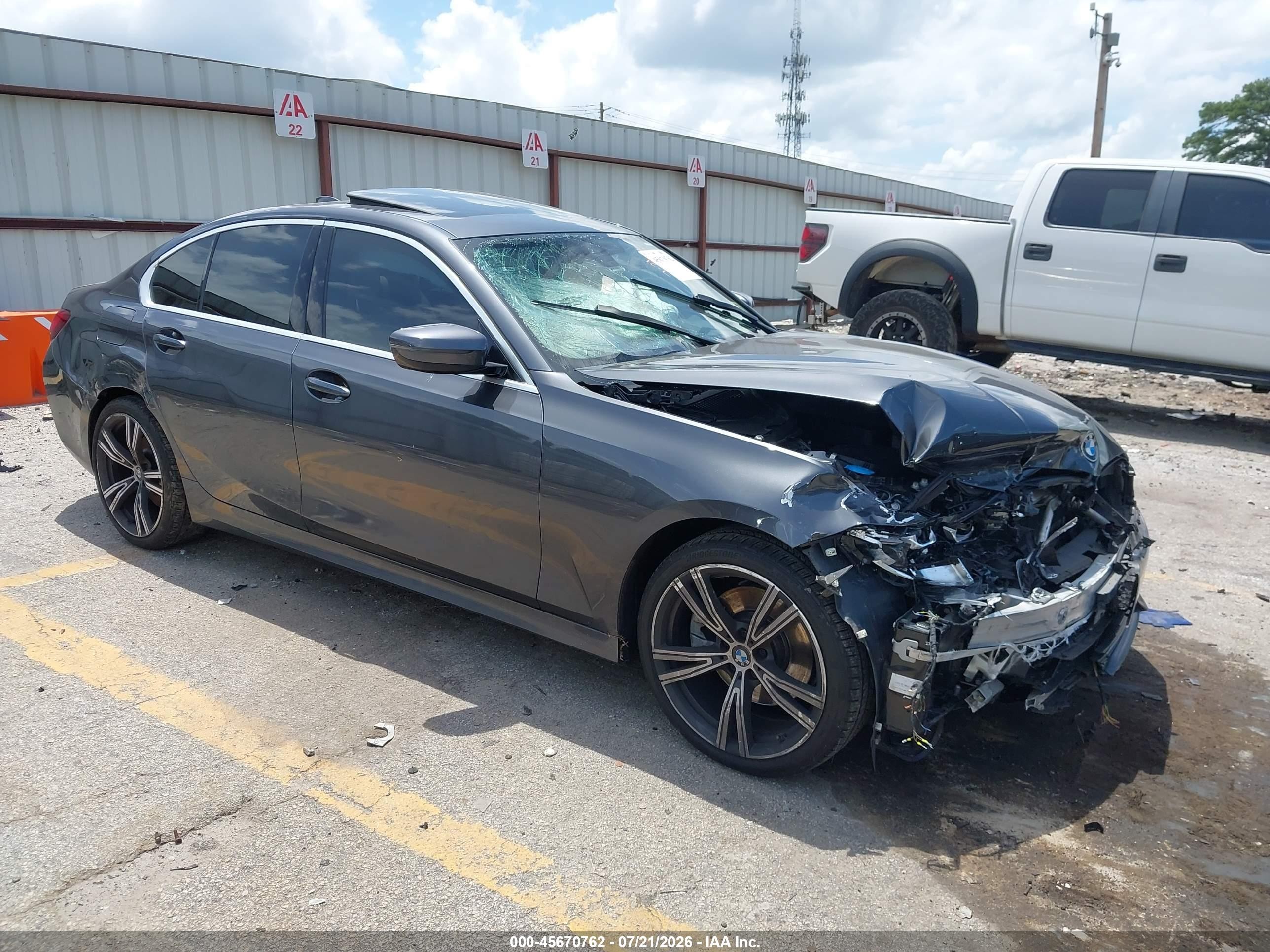 2022 Bmw 330i   Gray vin: 3MW5R1J04N8C25029