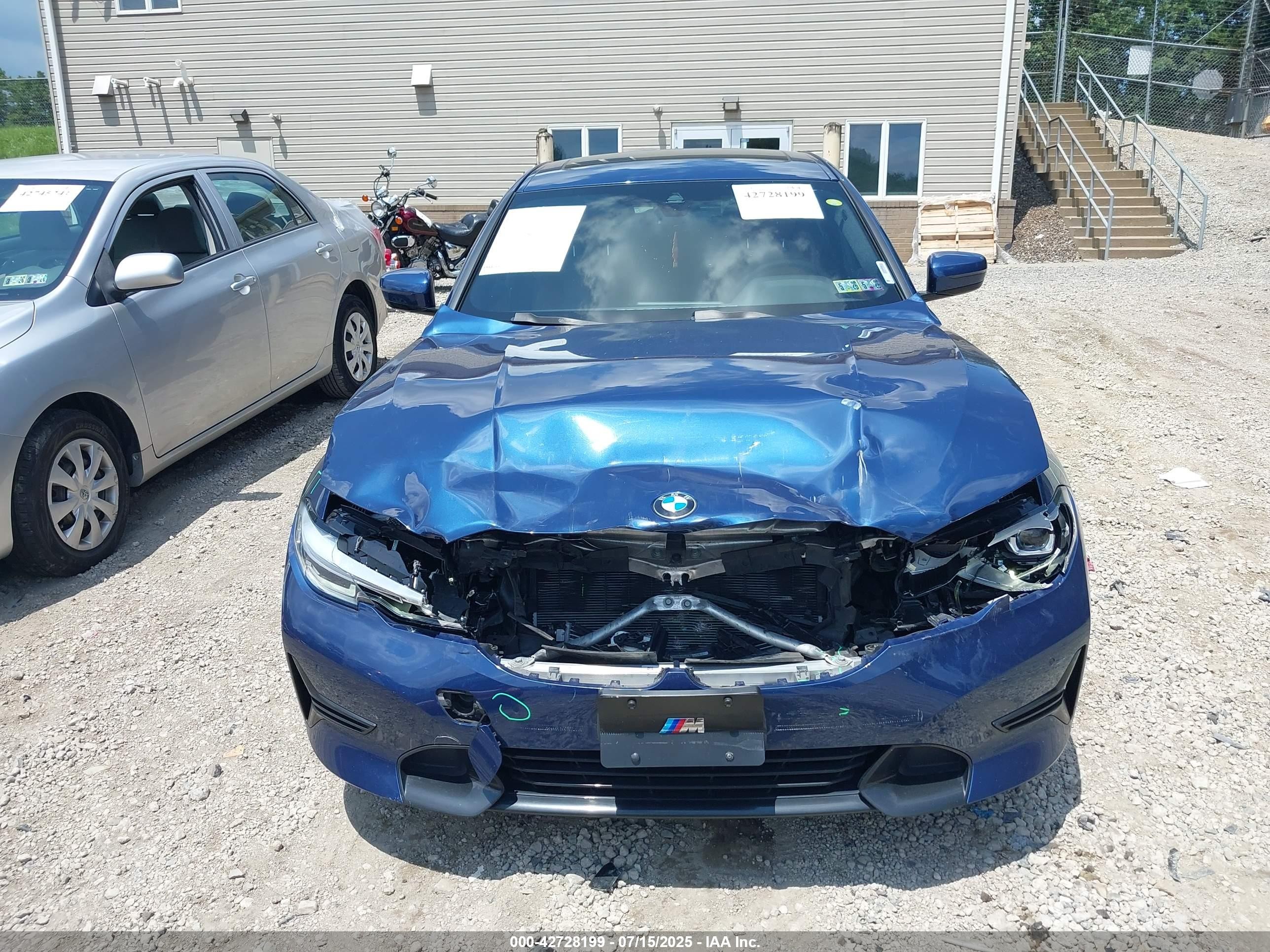 2022 Bmw 330i   Синий vin: 3MW5R1J04N8C47788