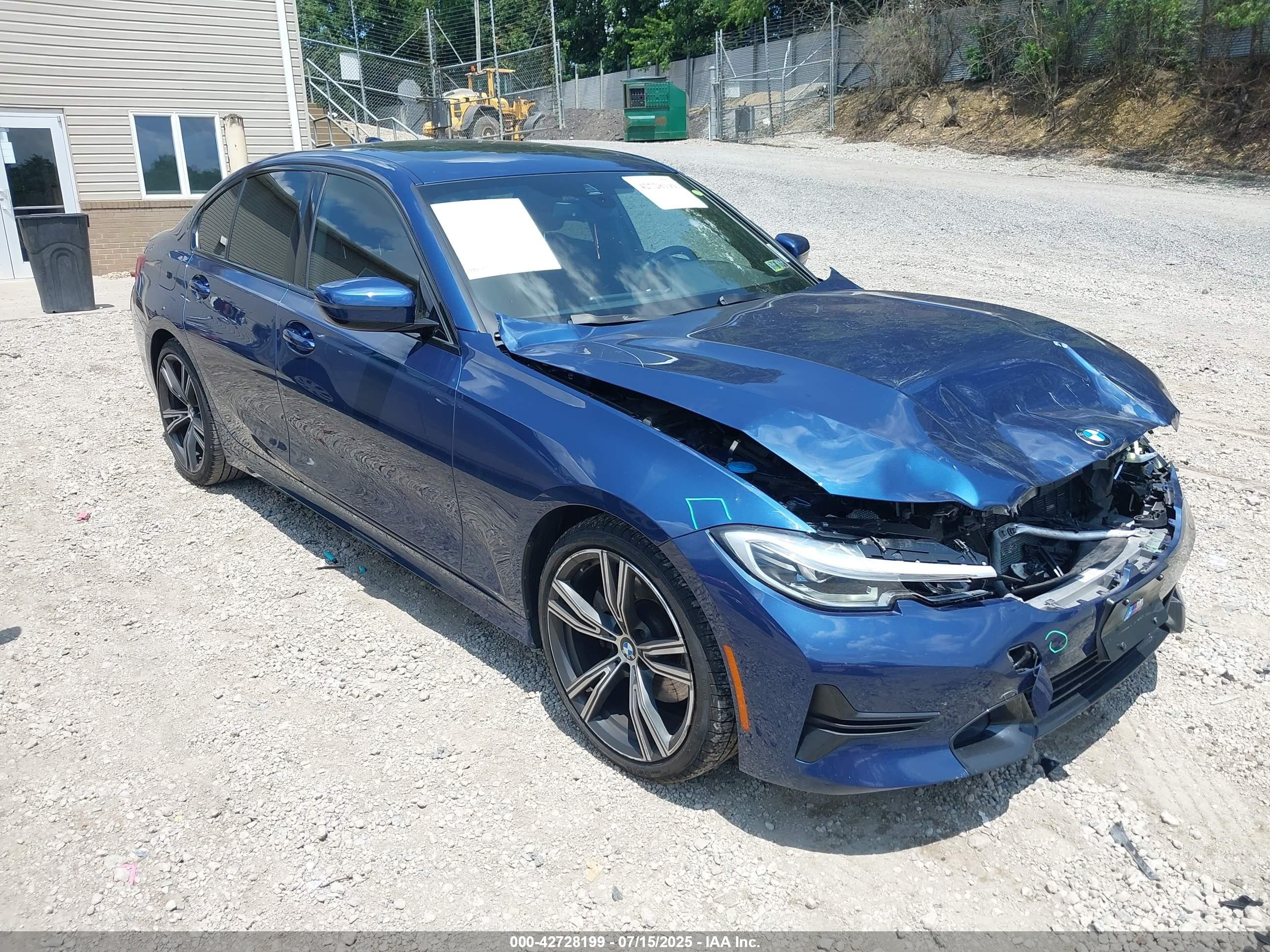 2022 Bmw 330i   Blue vin: 3MW5R1J04N8C47788