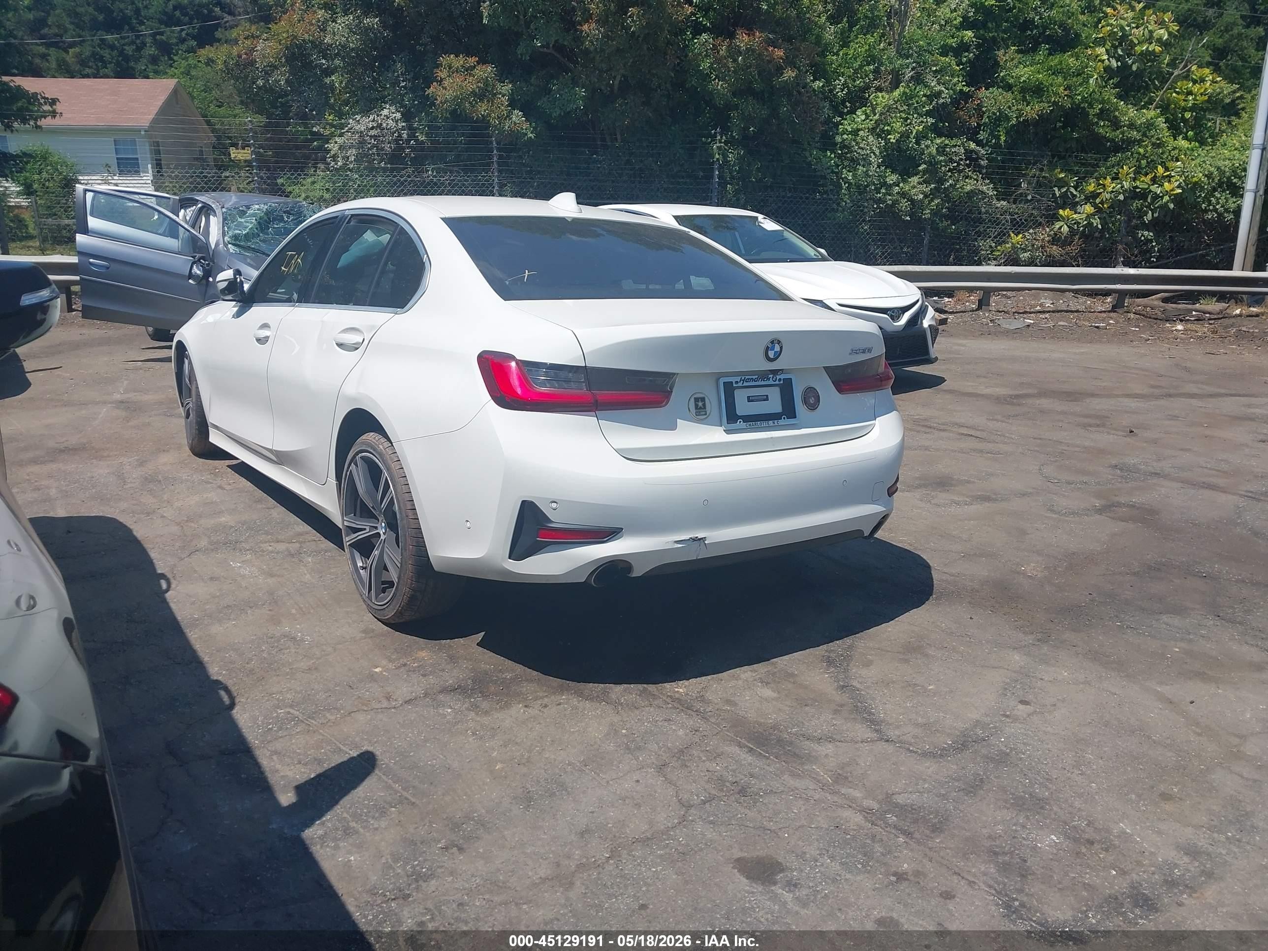 2021 Bmw 330i   White vin: 3MW5R1J05M8B50355