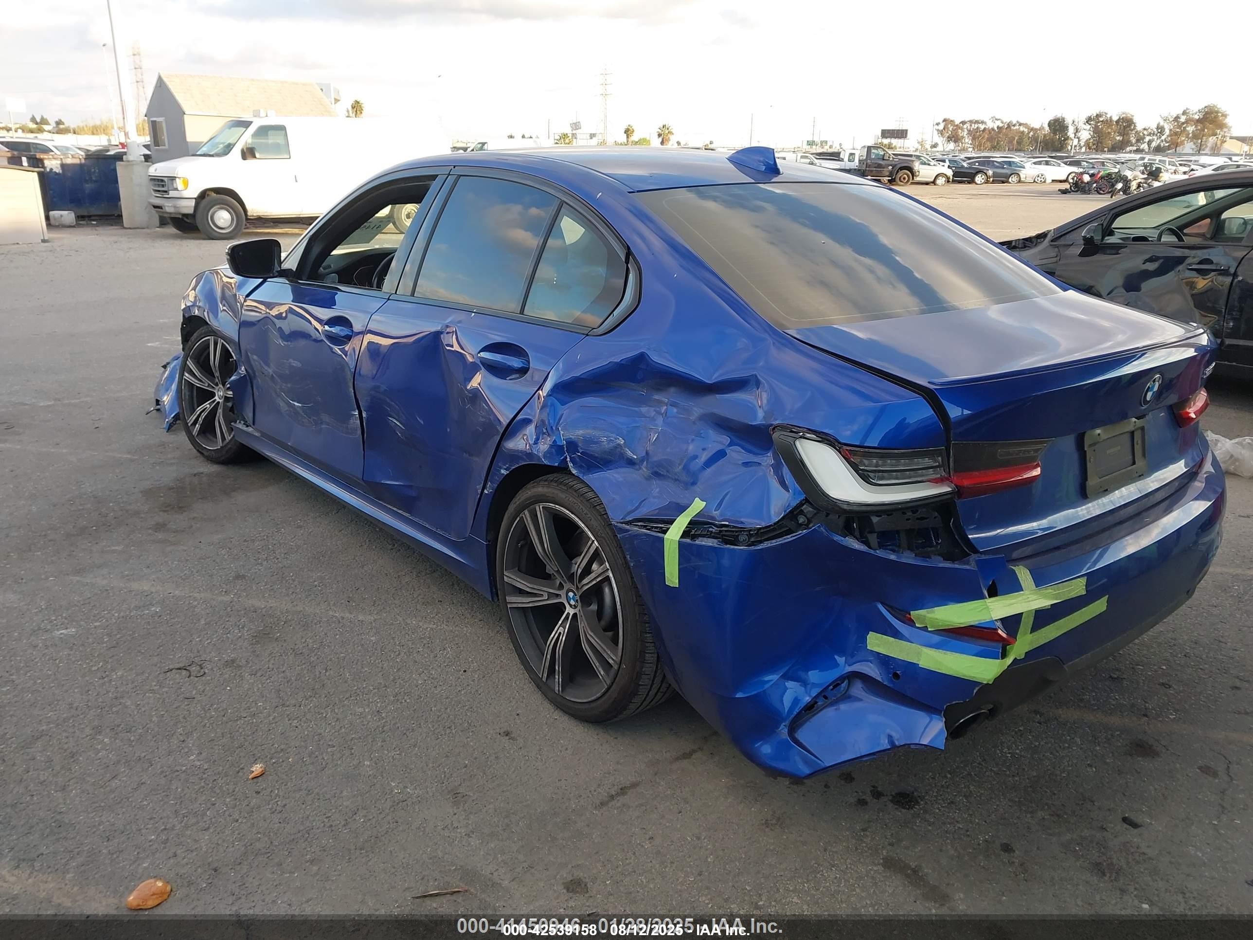 2022 Bmw 330i   Blue vin: 3MW5R1J06N8C22729