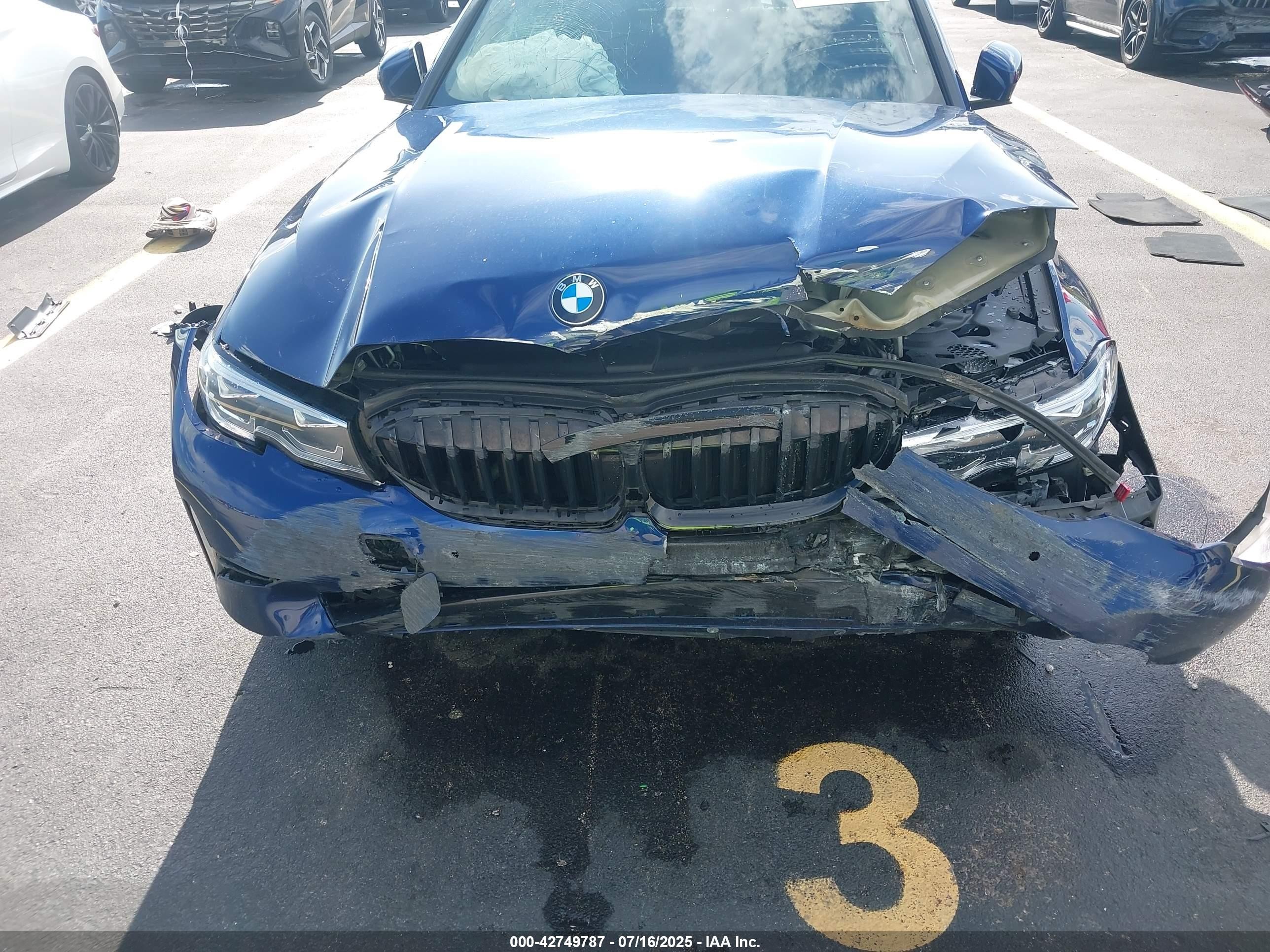 2020 Bmw 330i   Blue vin: 3MW5R1J09L8B34450