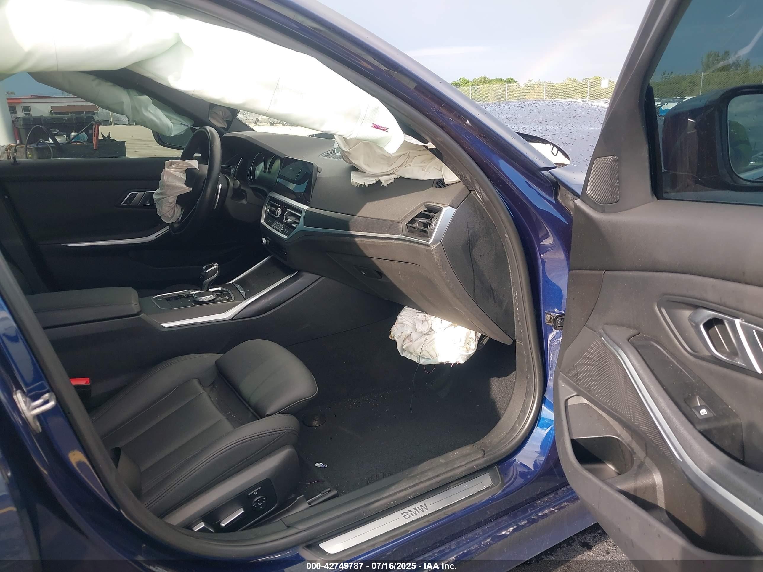 2020 Bmw 330i   Blue vin: 3MW5R1J09L8B34450