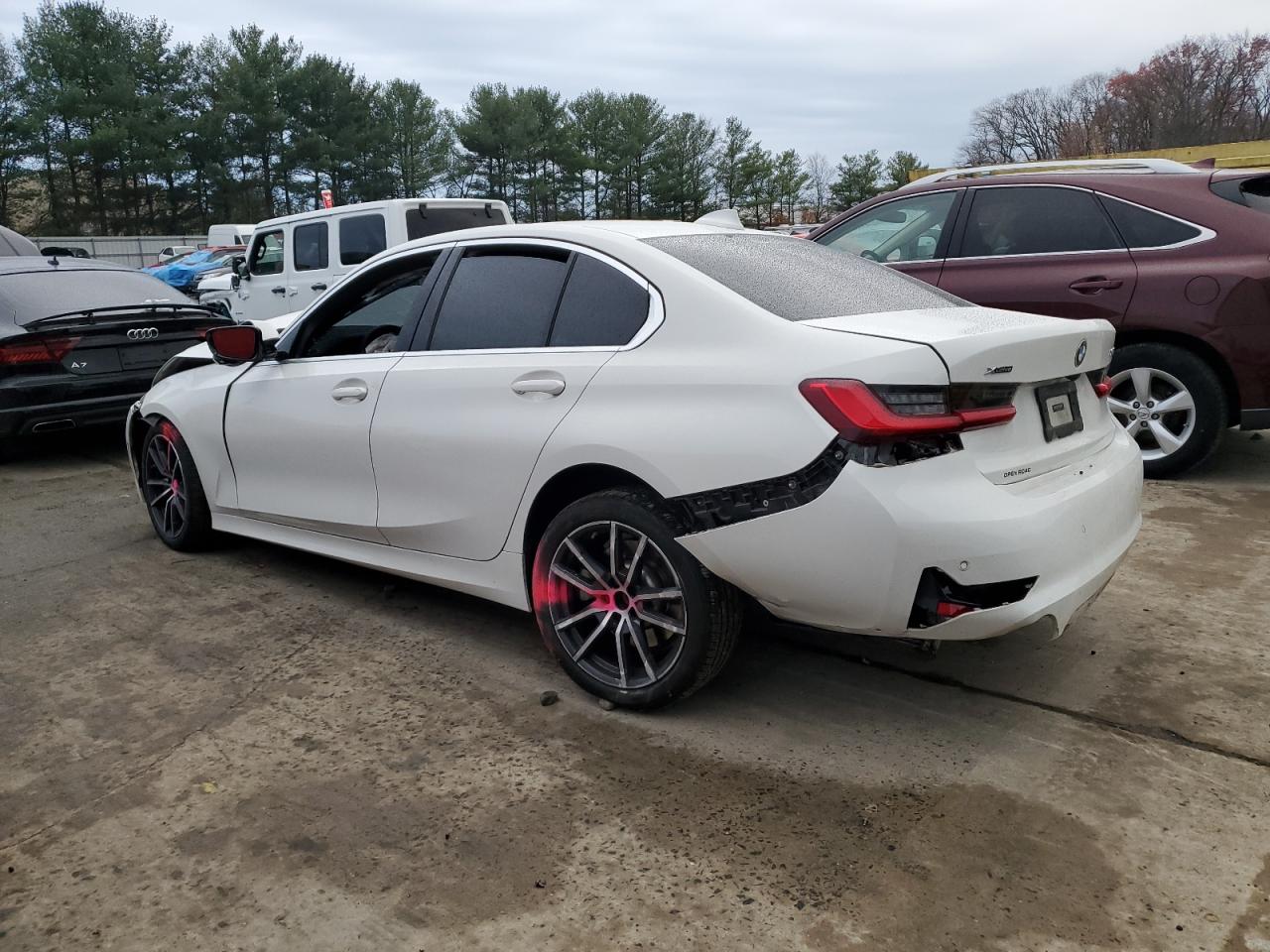 2021 Bmw 330xi    Белый vin: 3MW5R7J00M8B55434