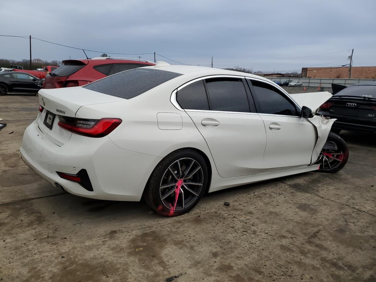 2021 Bmw 330xi    Белый vin: 3MW5R7J00M8B55434