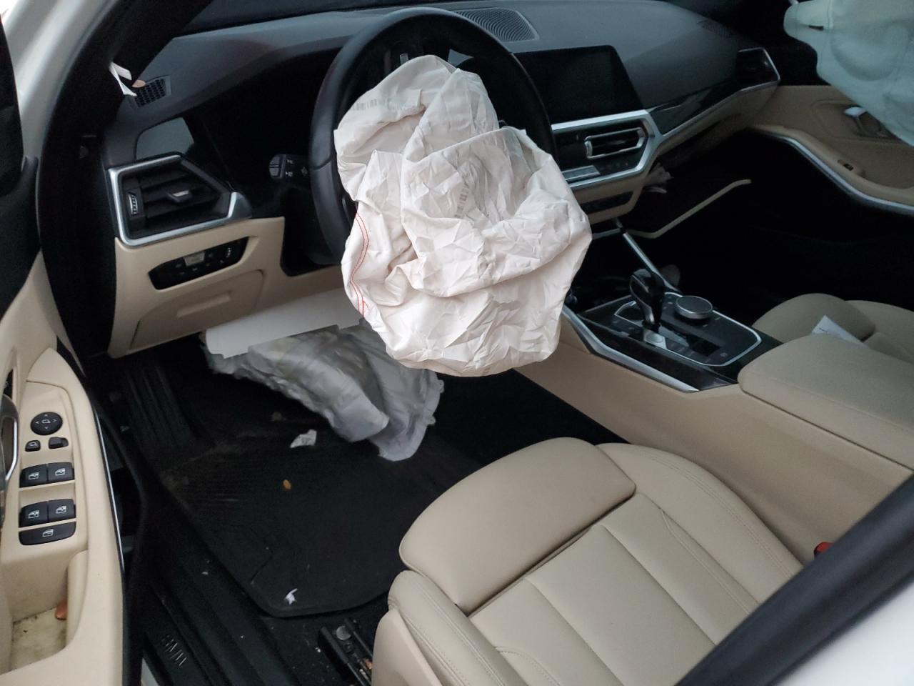 2021 Bmw 330xi    Белый vin: 3MW5R7J00M8B55434