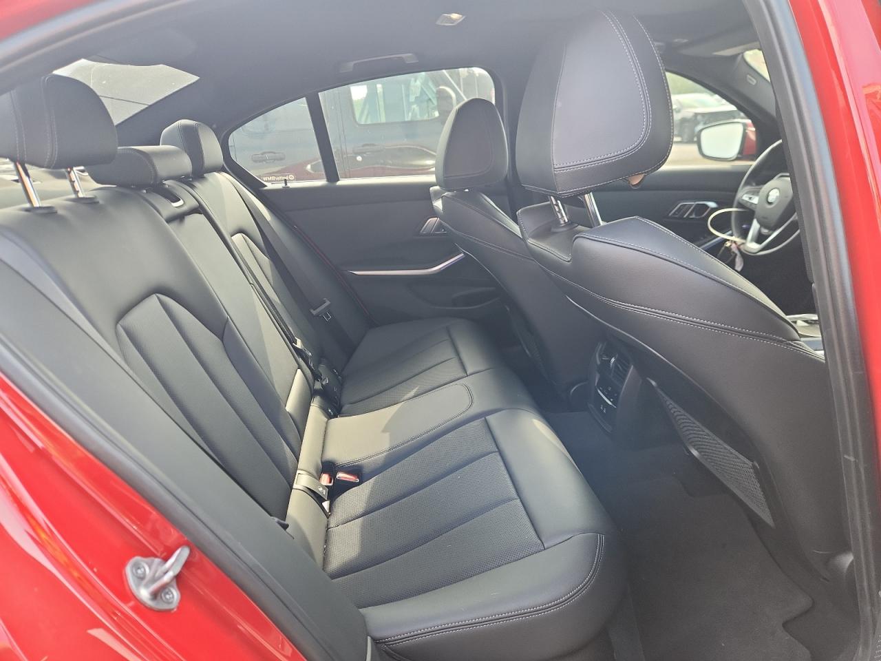 2022 Bmw 330xi Red vin: 3MW5R7J02N8C49896