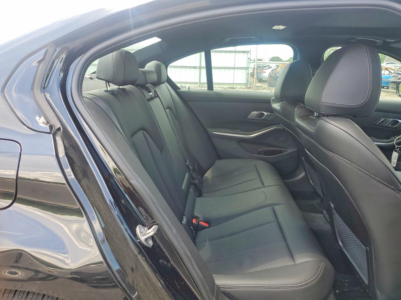 2022 Bmw 330xi Черный vin: 3MW5R7J03N8C33478