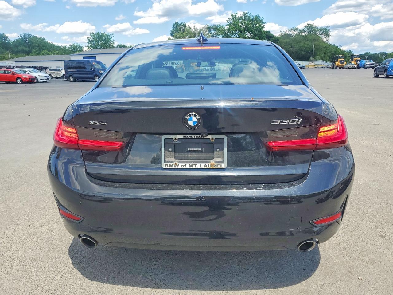 2022 Bmw 330xi Черный vin: 3MW5R7J03N8C33478
