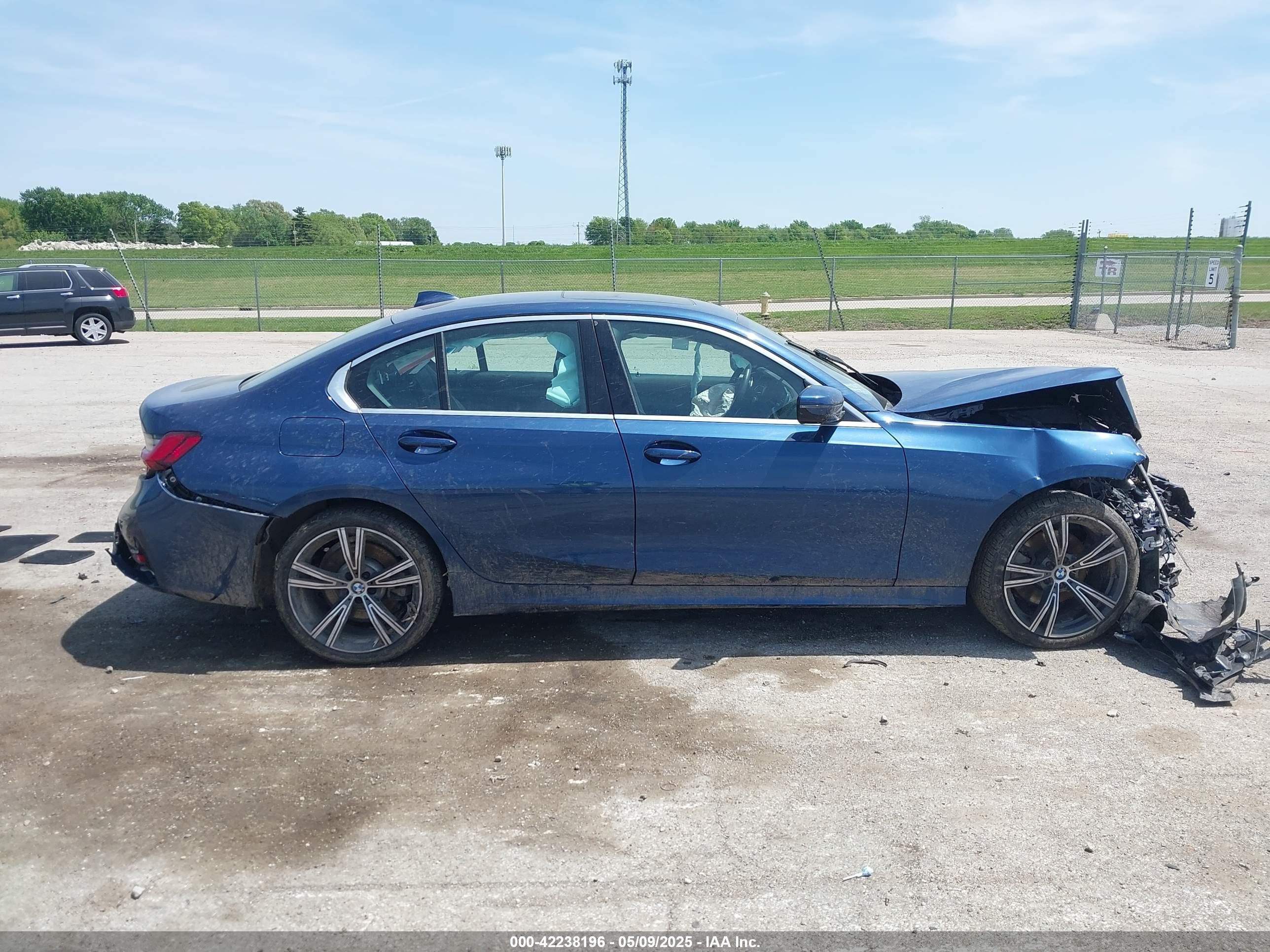 2022 Bmw 330i Xdrive Blue vin: 3MW5R7J03N8C54024