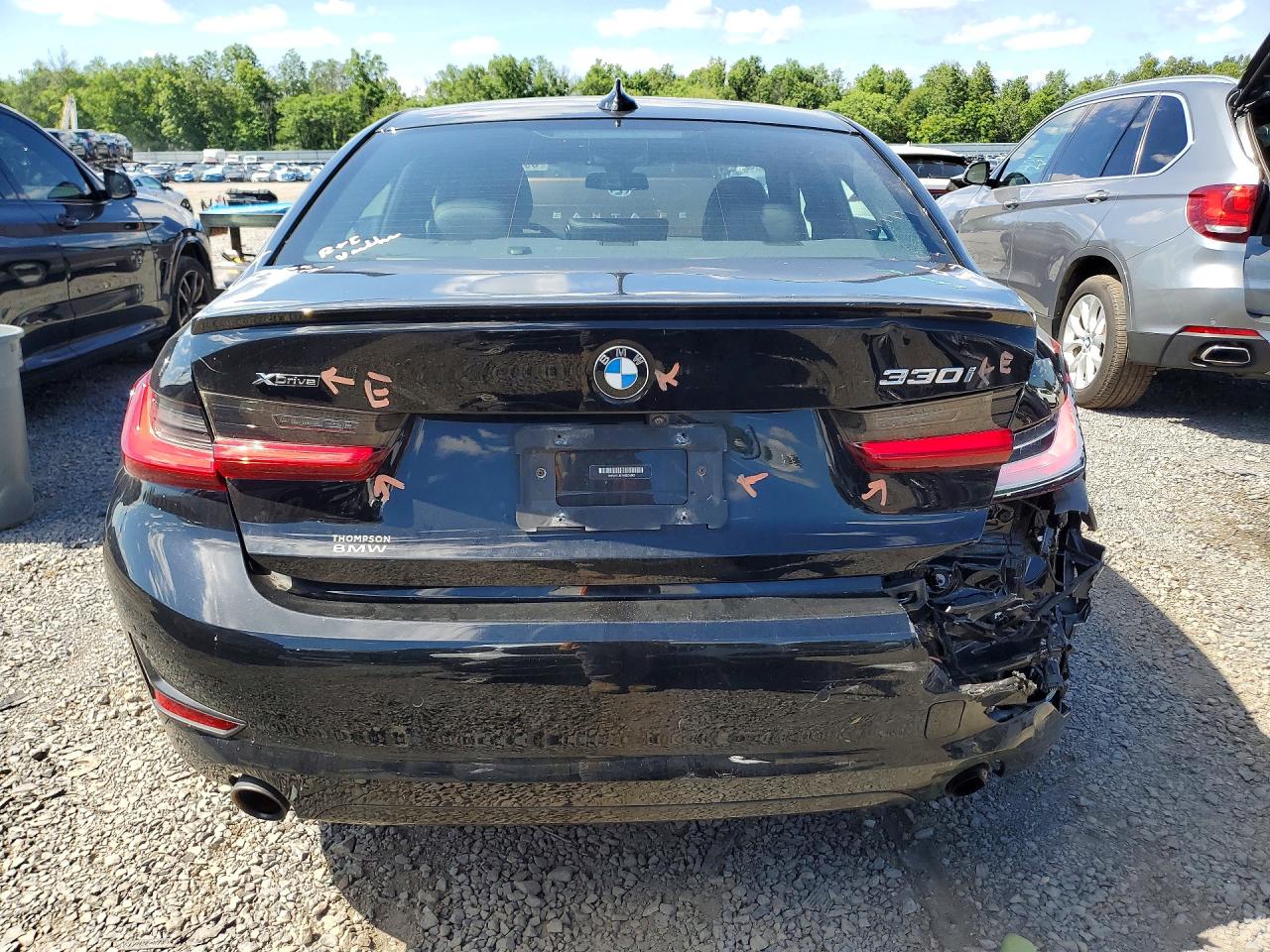 2021 Bmw 330xi Черный vin: 3MW5R7J07M8B56905