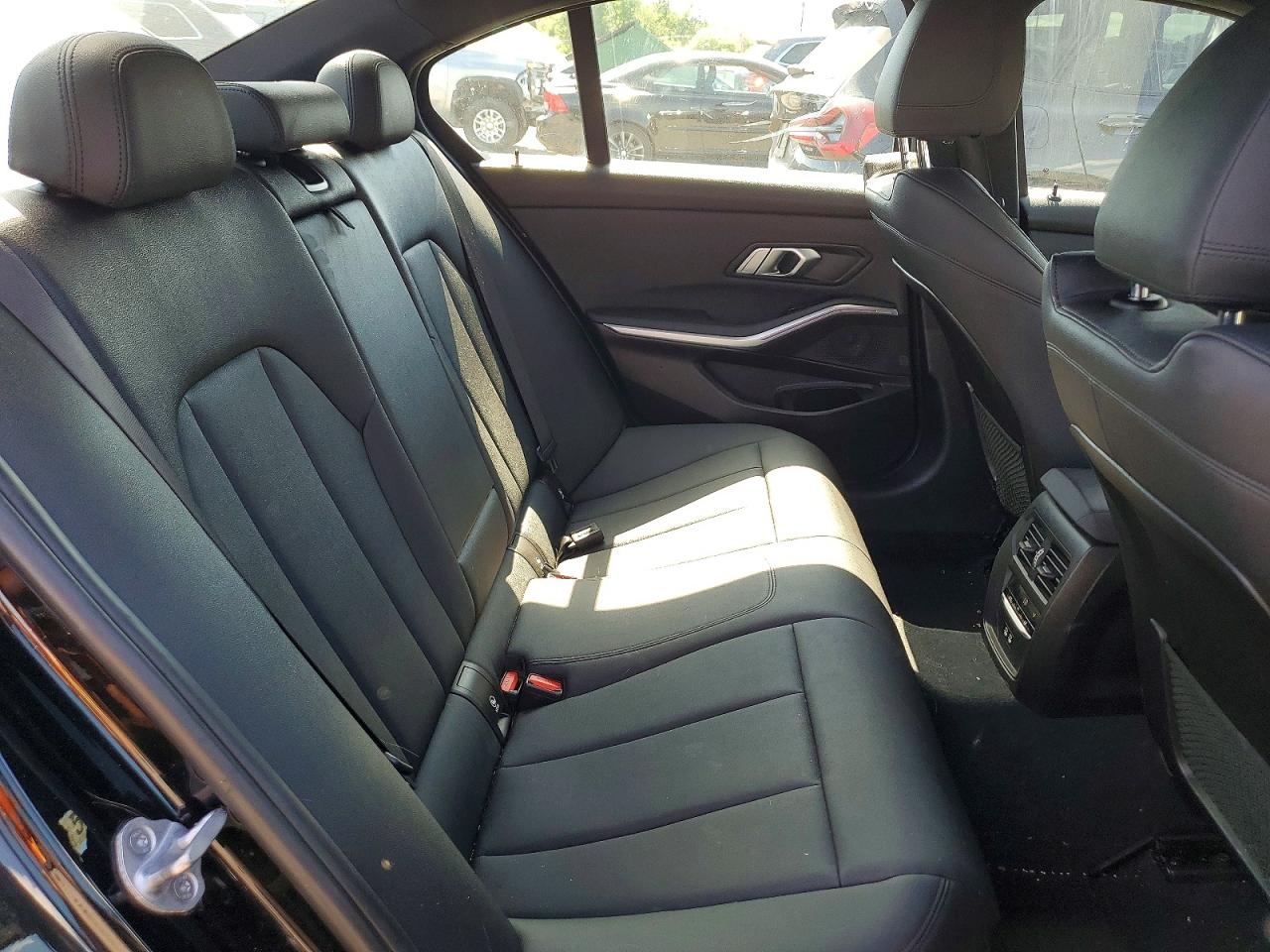 2021 Bmw 330xi Черный vin: 3MW5R7J07M8B56905