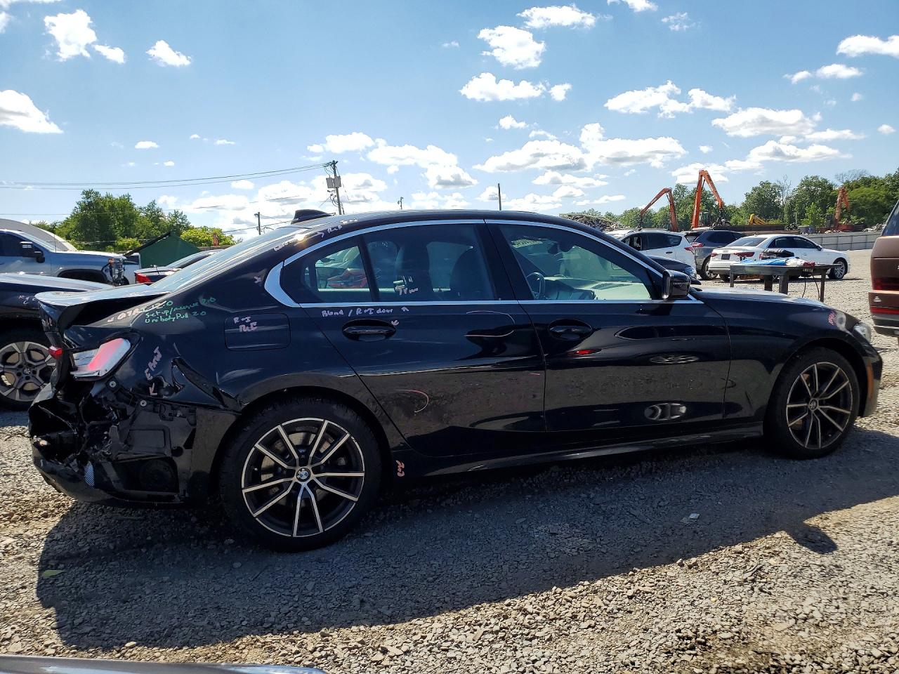 2021 Bmw 330xi Черный vin: 3MW5R7J07M8B56905