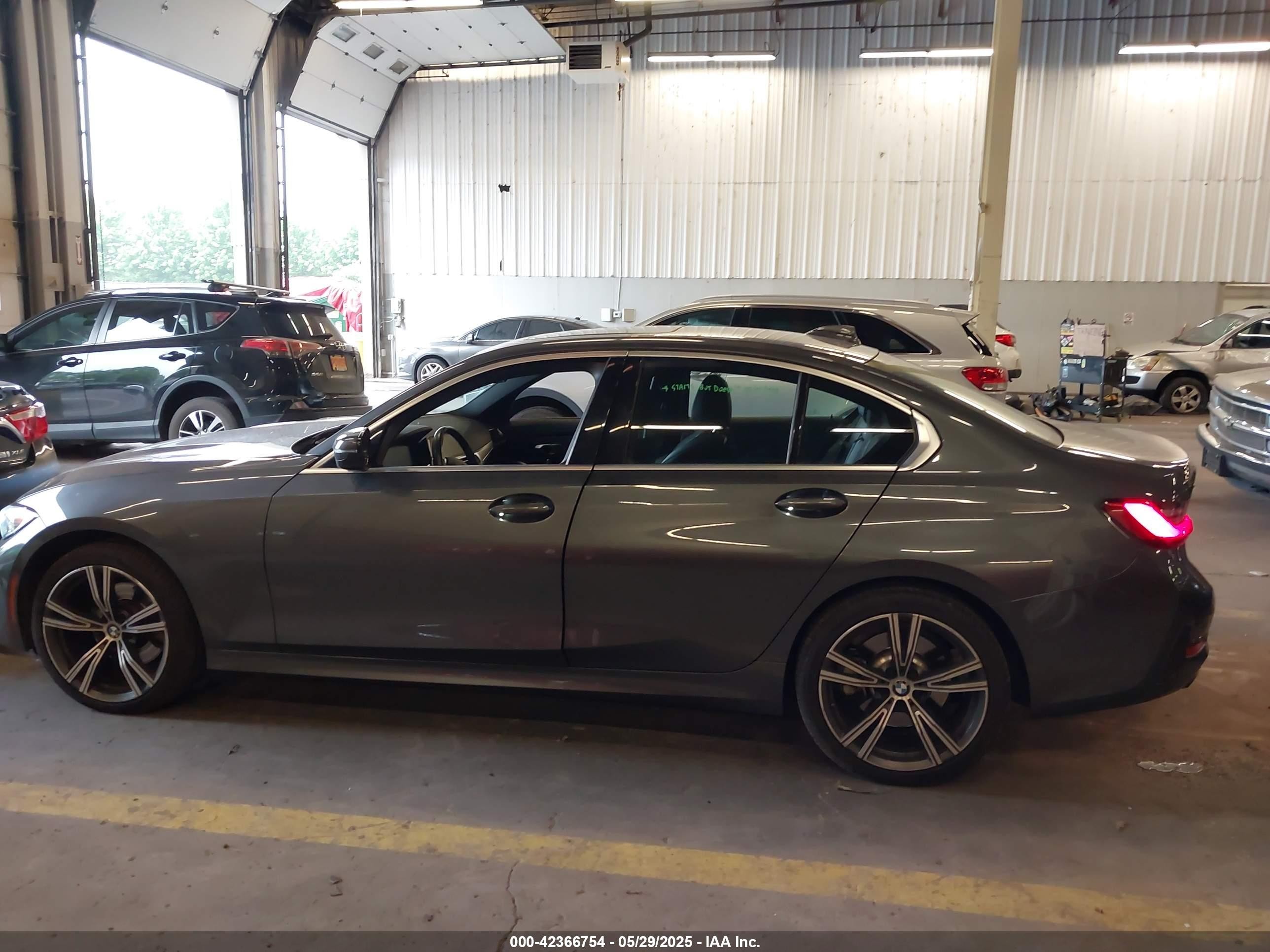 2021 Bmw 330i Xdrive Gray vin: 3MW5R7J09M8C00676