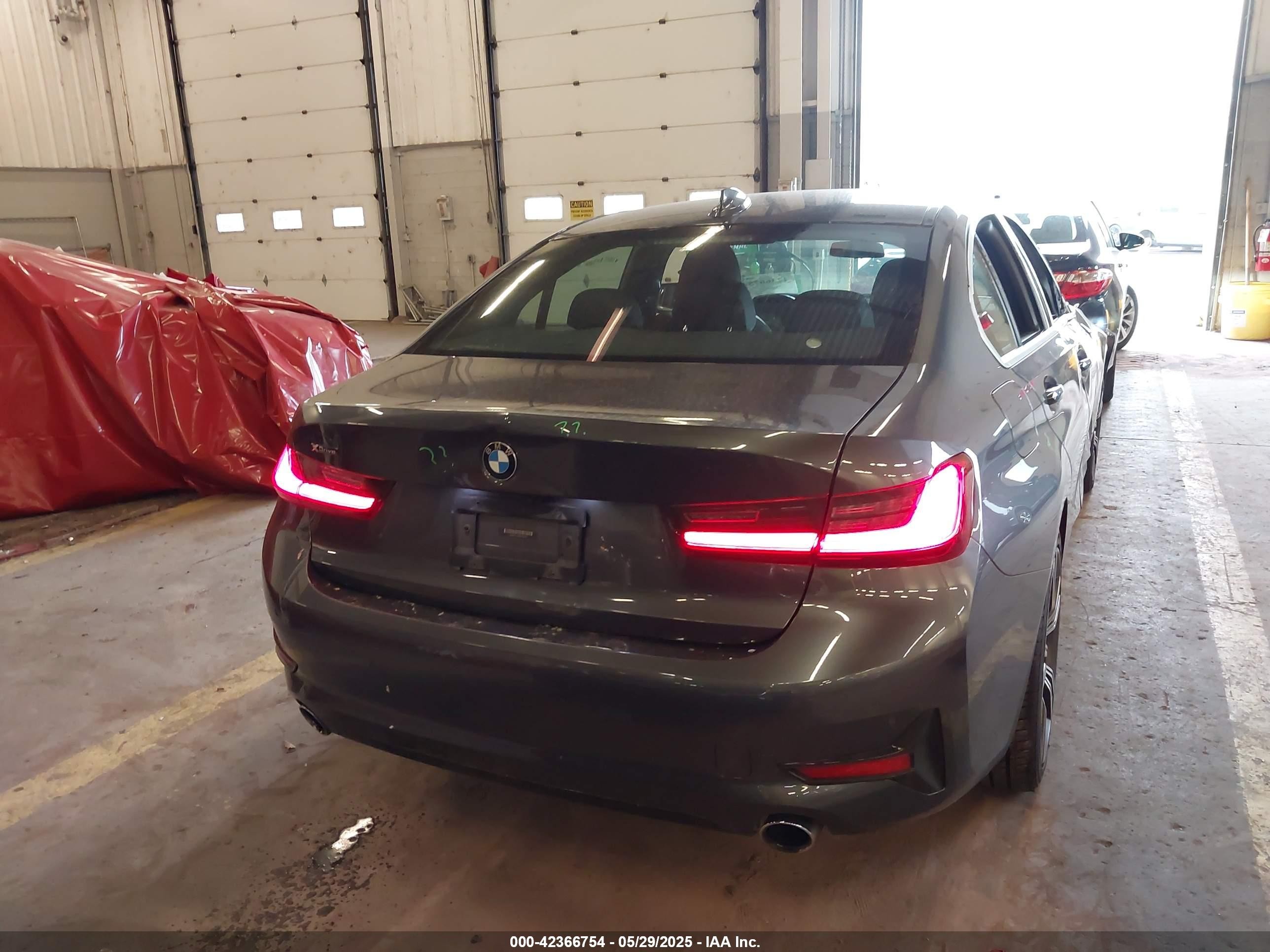 2021 Bmw 330i Xdrive Gray vin: 3MW5R7J09M8C00676