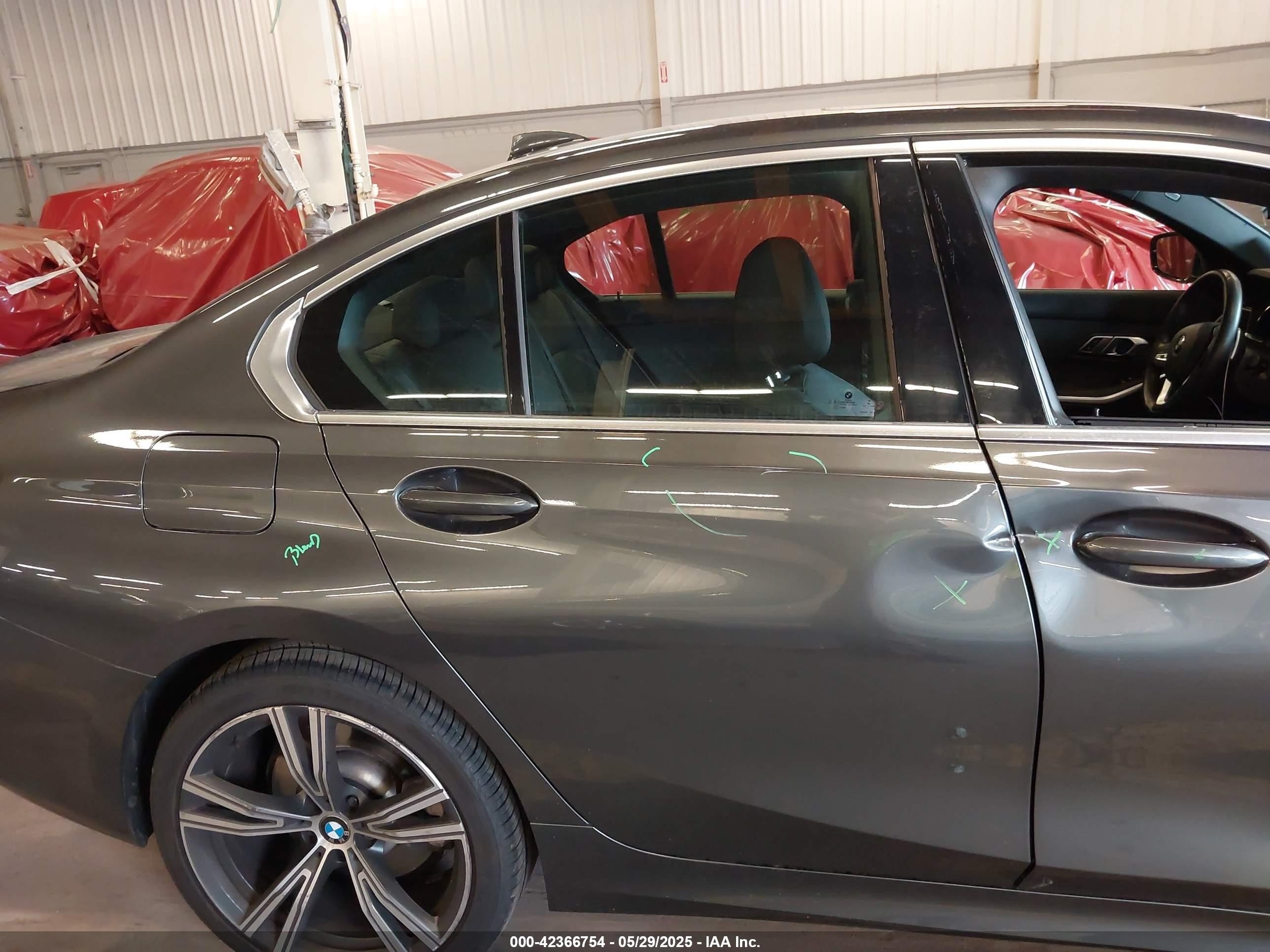 2021 Bmw 330i Xdrive Gray vin: 3MW5R7J09M8C00676