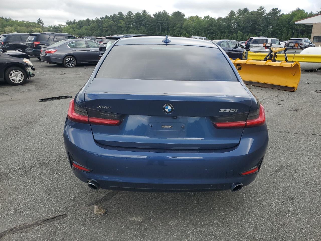 2021 Bmw 330xi    Blue vin: 3MW5R7J09M8C18773