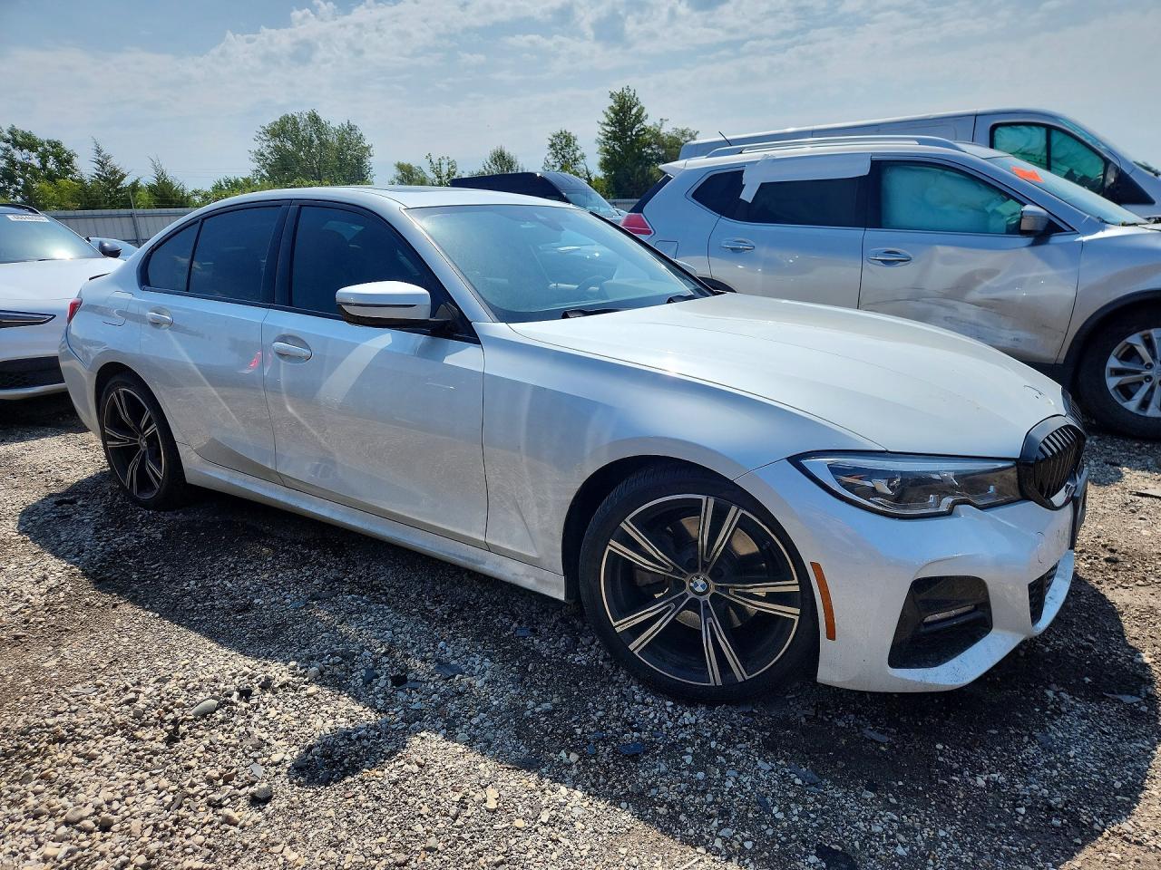 2021 Bmw 330xi Белый vin: 3MW5R7J0XM8B47325