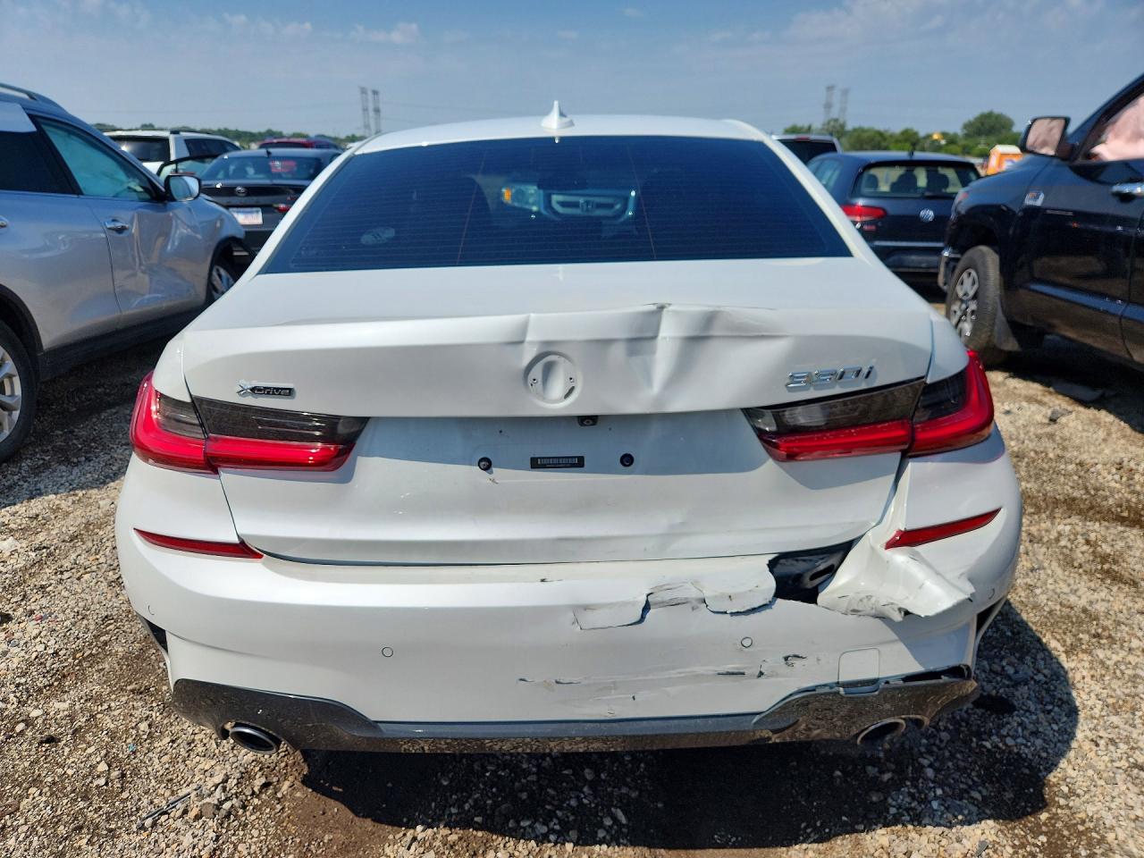 2021 Bmw 330xi Белый vin: 3MW5R7J0XM8B47325