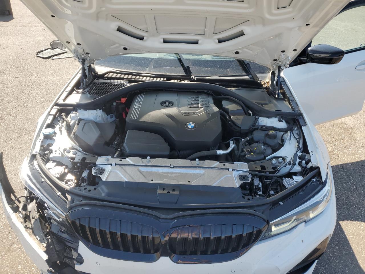 2021 Bmw 330xi    Белый vin: 3MW5R7J0XM8C18698
