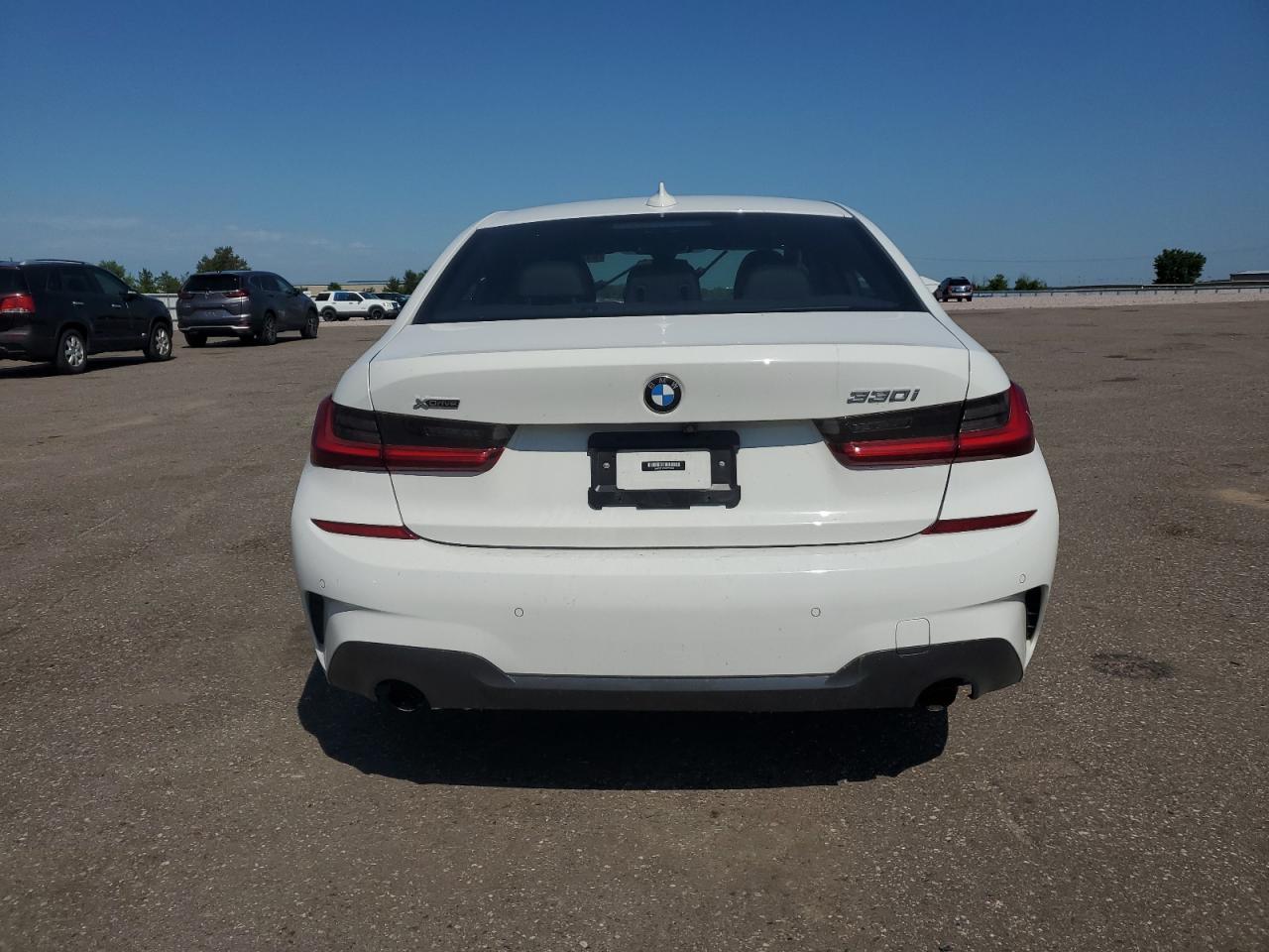 2021 Bmw 330xi    Белый vin: 3MW5R7J0XM8C18698