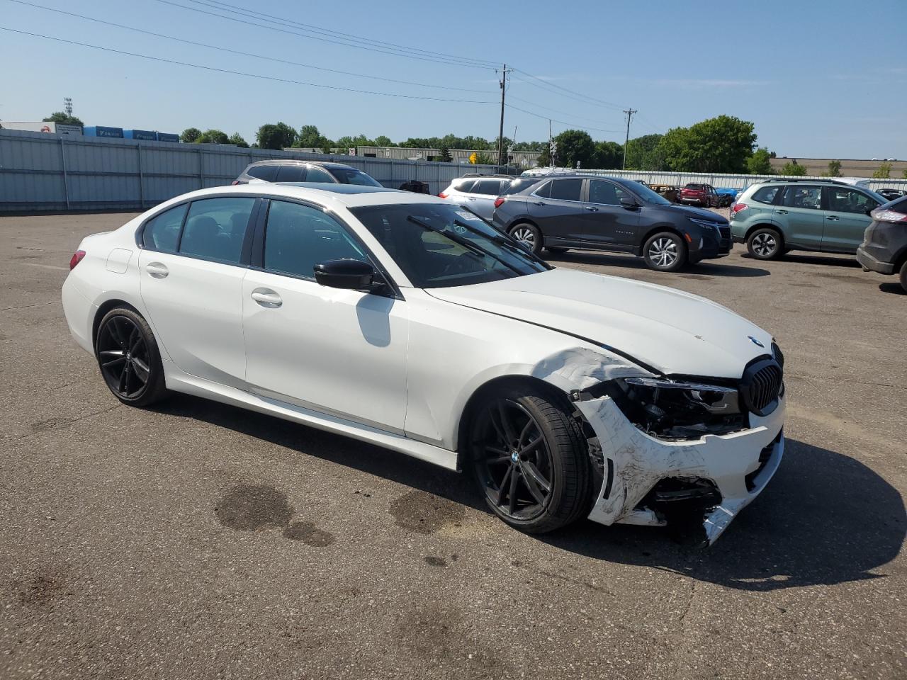 2021 Bmw 330xi    Белый vin: 3MW5R7J0XM8C18698