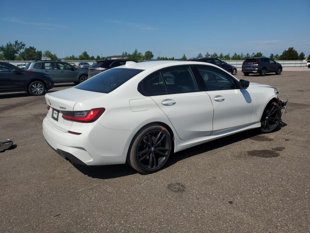 2021 Bmw 330xi    Белый vin: 3MW5R7J0XM8C18698