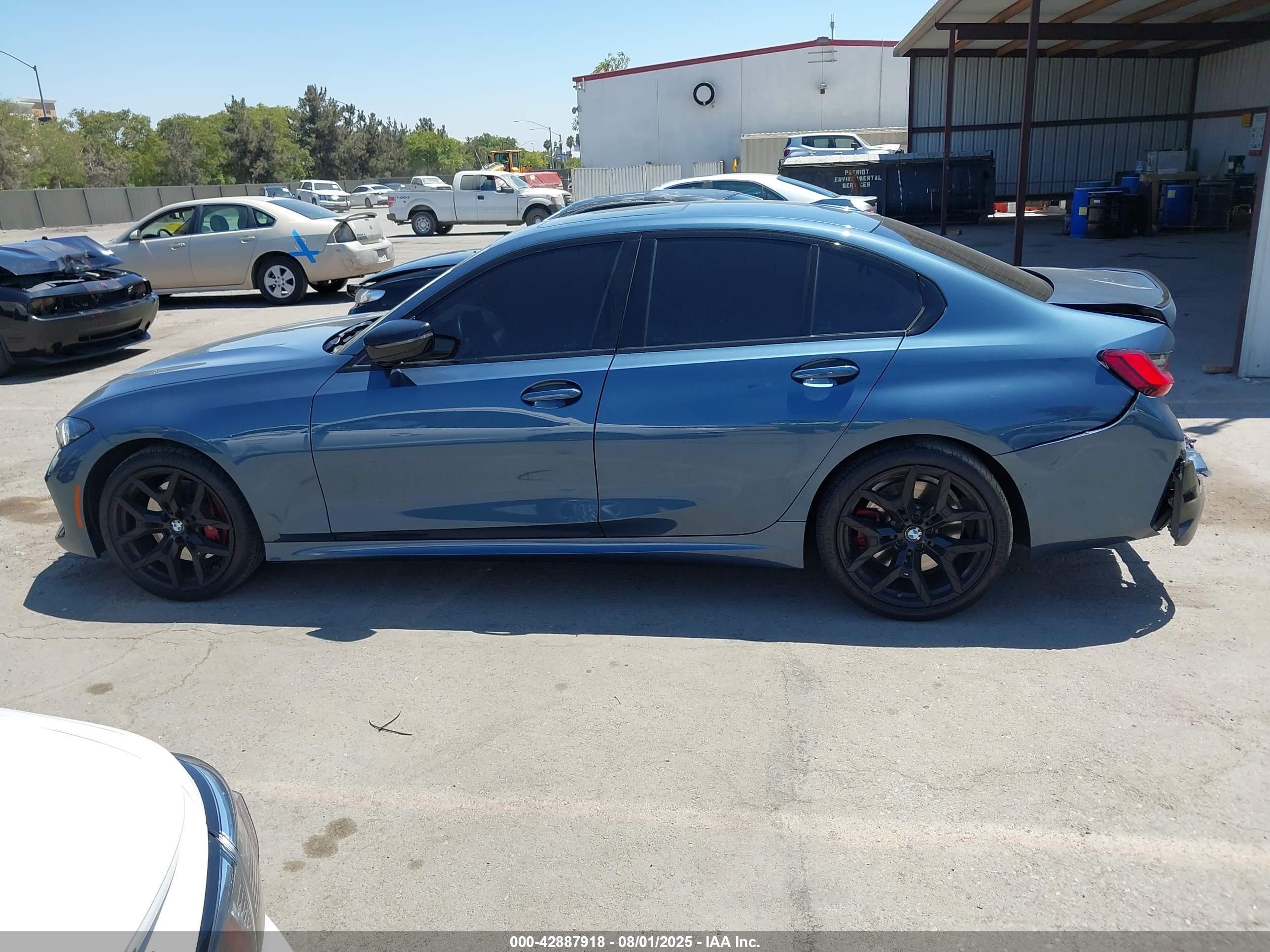 2025 Bmw 3 Series 330i Blue vin: 3MW69CW01S8E93864