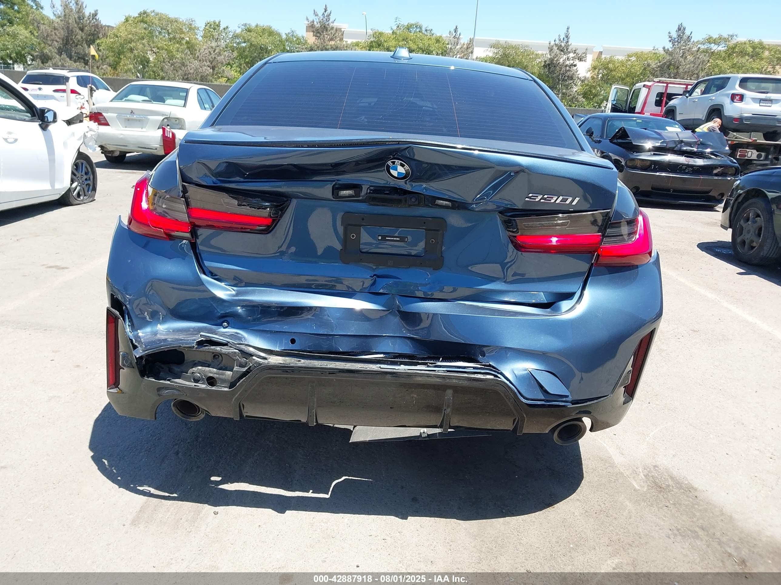 2025 Bmw 3 Series 330i Blue vin: 3MW69CW01S8E93864