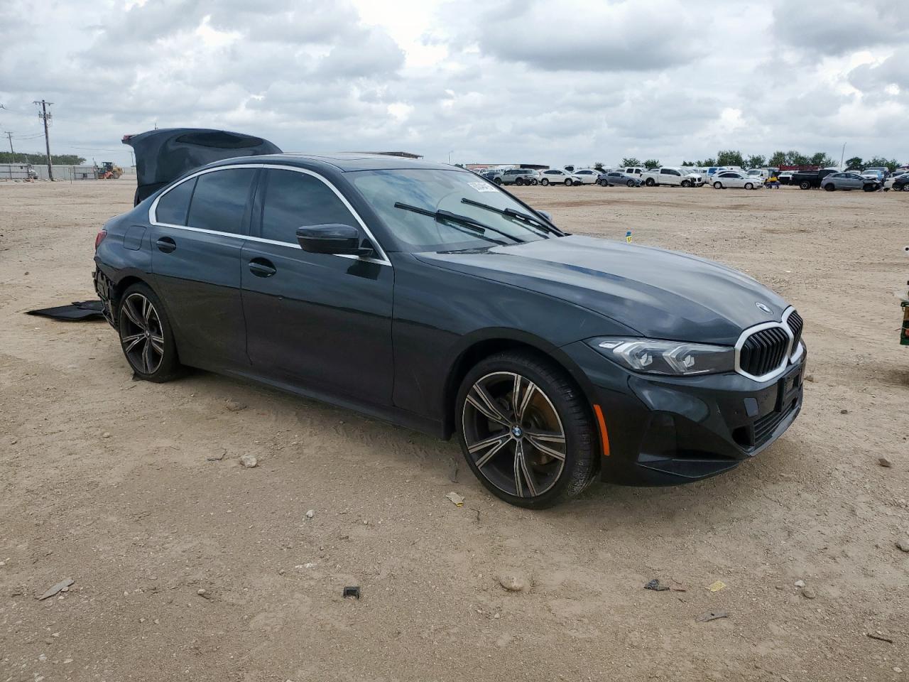 2024 Bmw 330i    Black vin: 3MW69FF06R8D97627