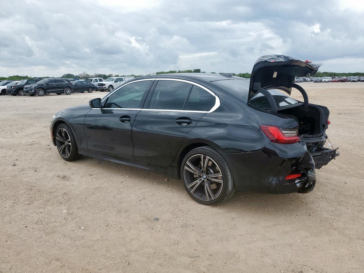 2024 Bmw 330i    Black vin: 3MW69FF06R8D97627