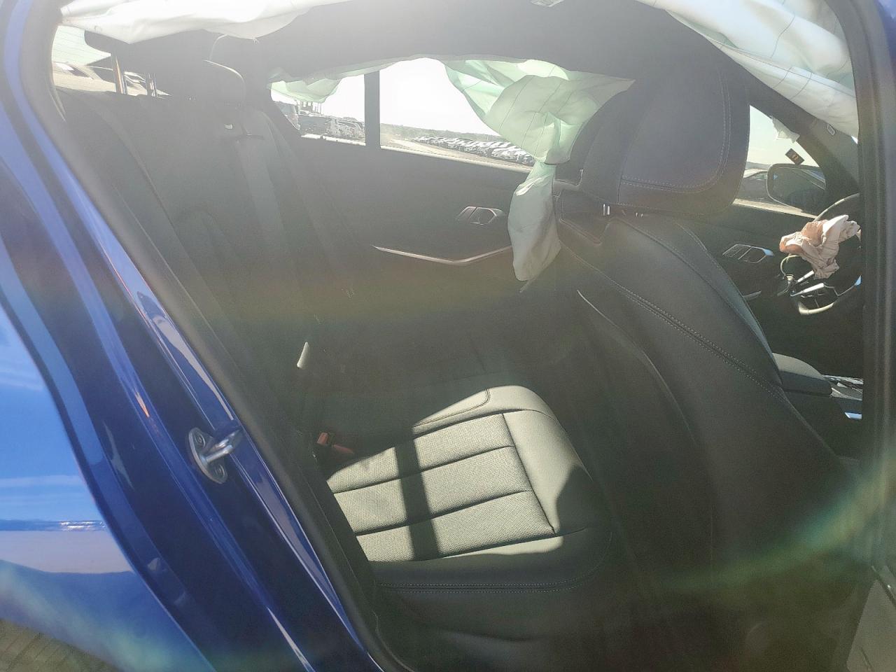 2025 Bmw 330xi    Blue vin: 3MW89CW02S8F37721