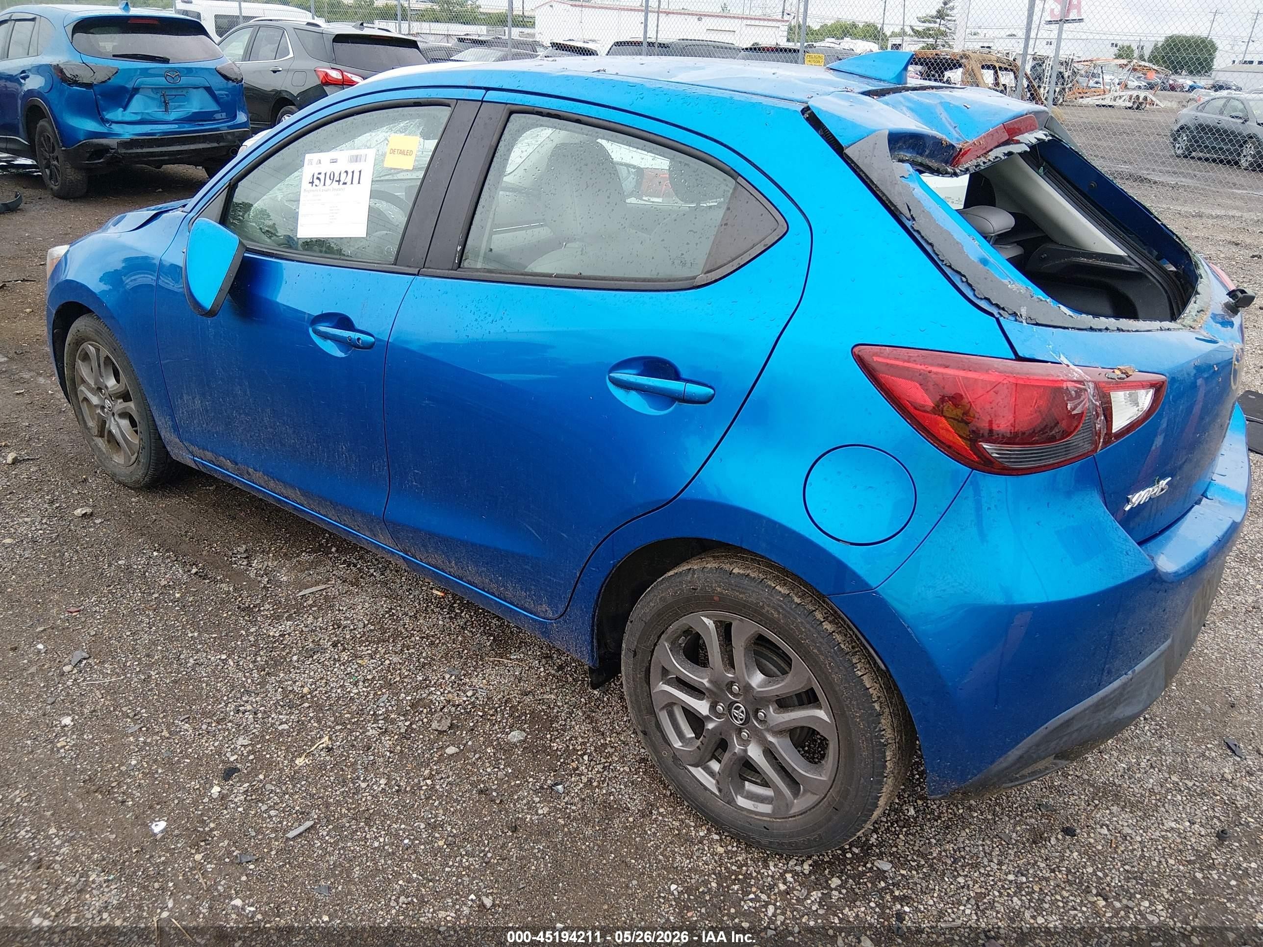 2020 Toyota Yaris Xle Blue vin: 3MYDLBJV8LY706983