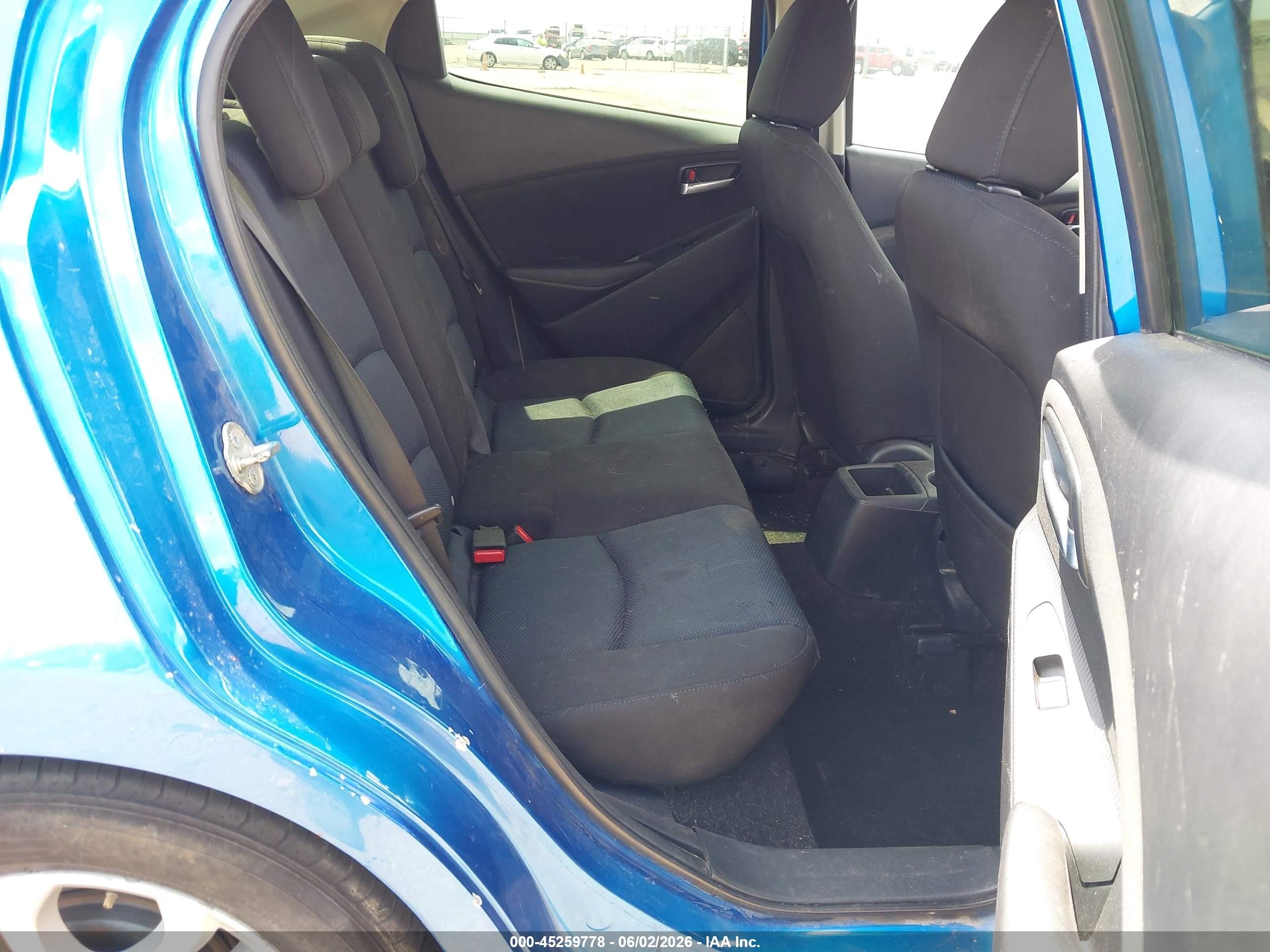 2018 Toyota Yaris Ia   Blue vin: 3MYDLBYV0JY302143