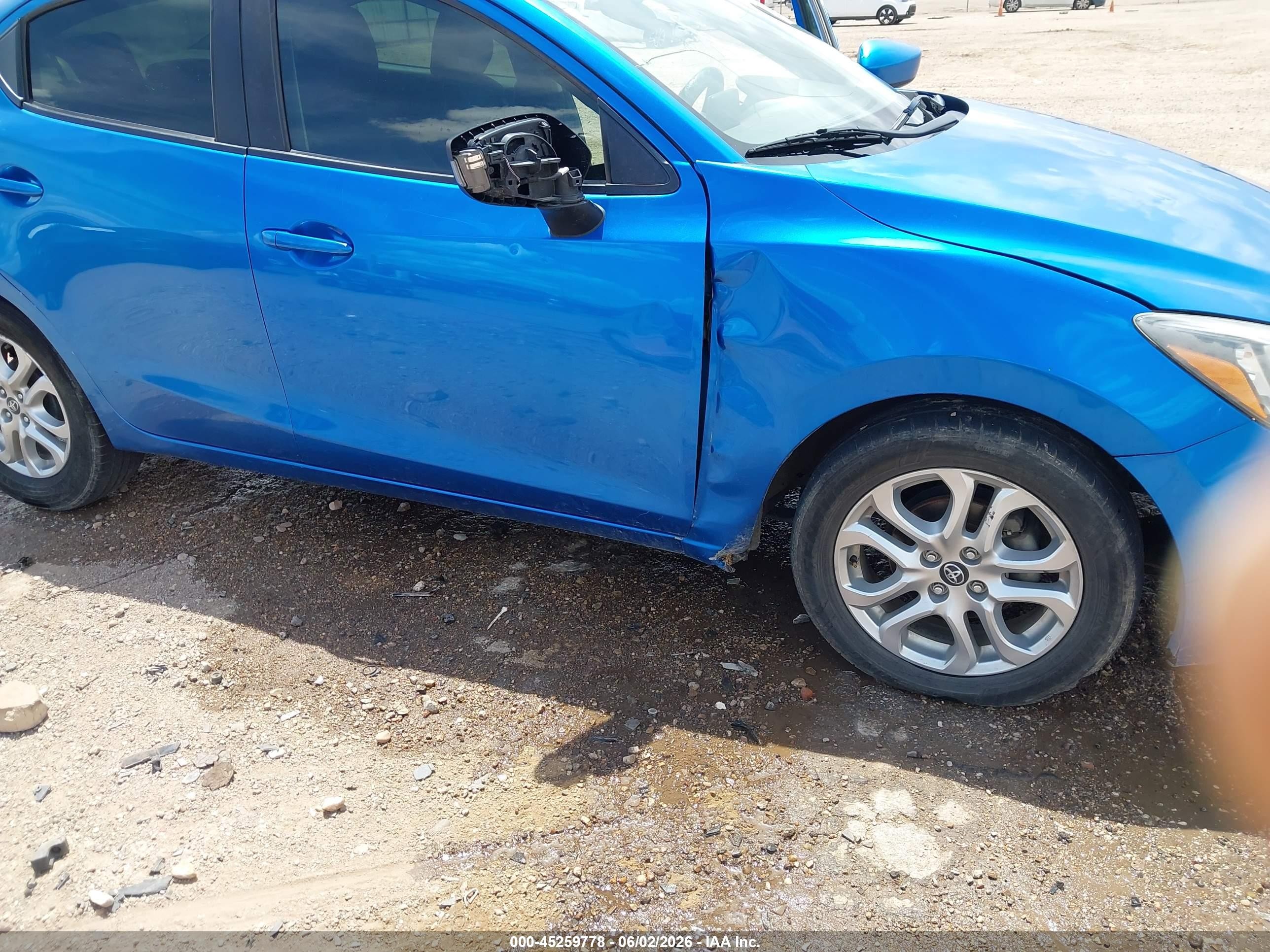 2018 Toyota Yaris Ia   Blue vin: 3MYDLBYV0JY302143