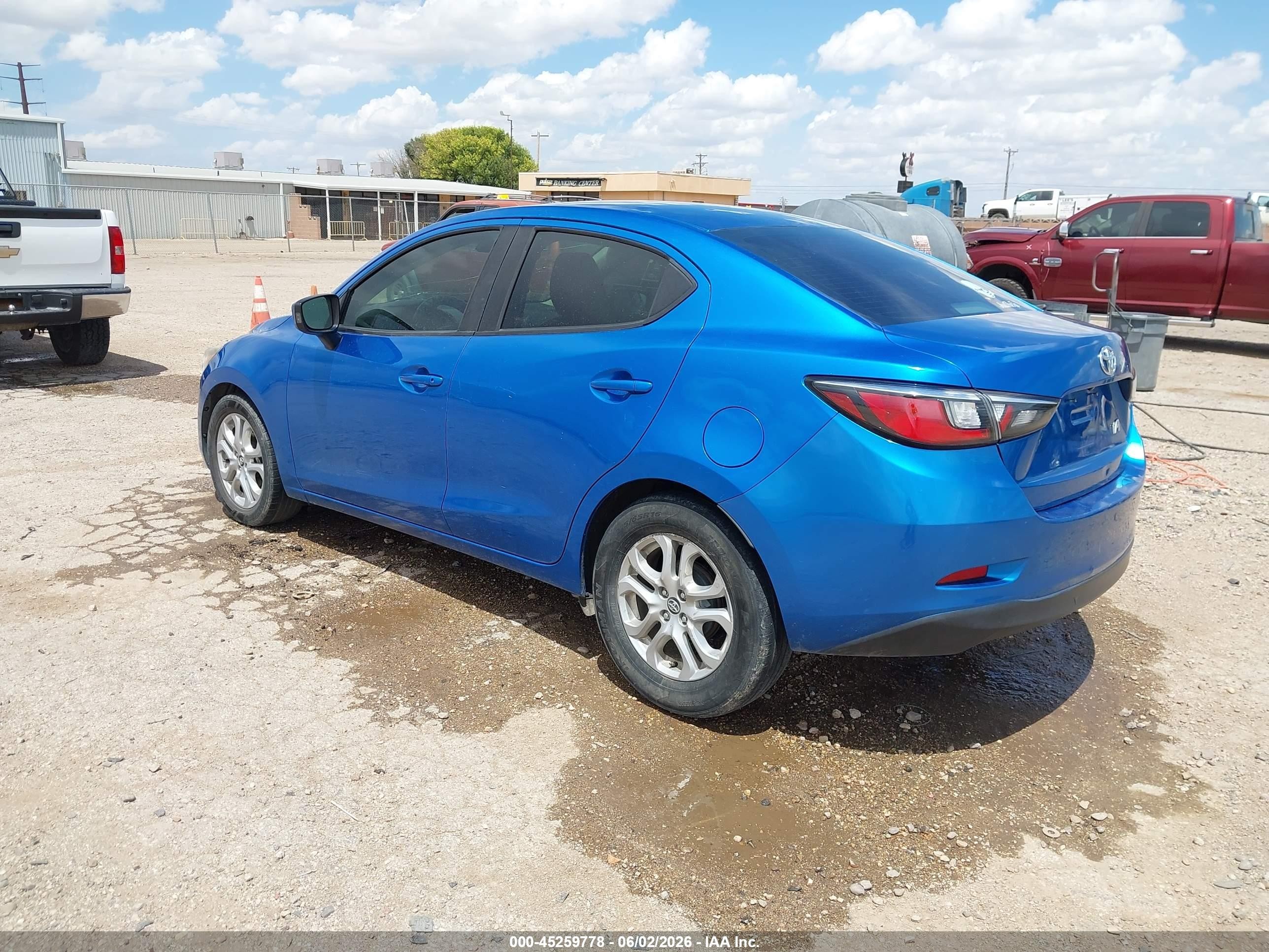 2018 Toyota Yaris Ia   Blue vin: 3MYDLBYV0JY302143