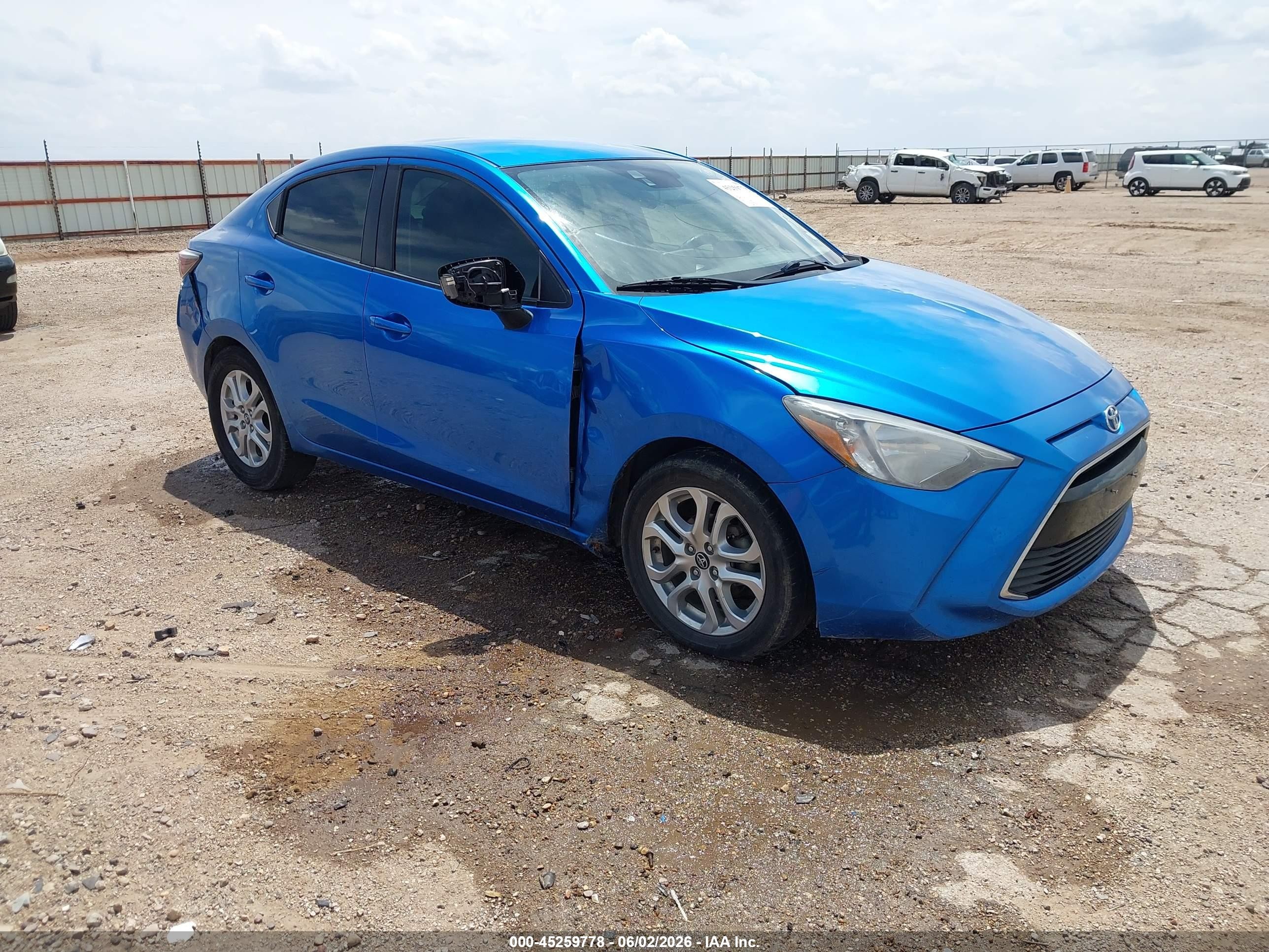 2018 Toyota Yaris Ia   Blue vin: 3MYDLBYV0JY302143