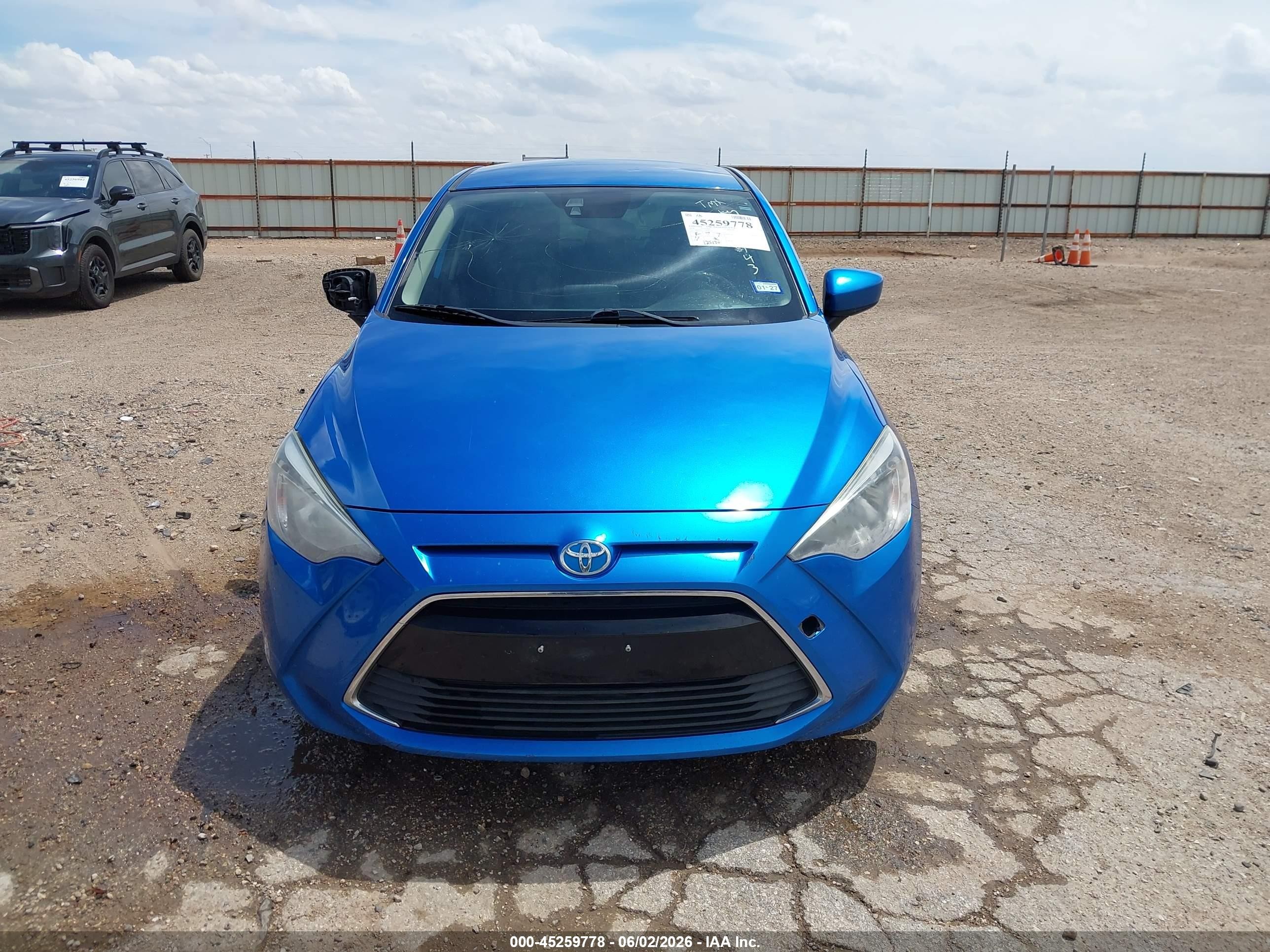 2018 Toyota Yaris Ia   Blue vin: 3MYDLBYV0JY302143