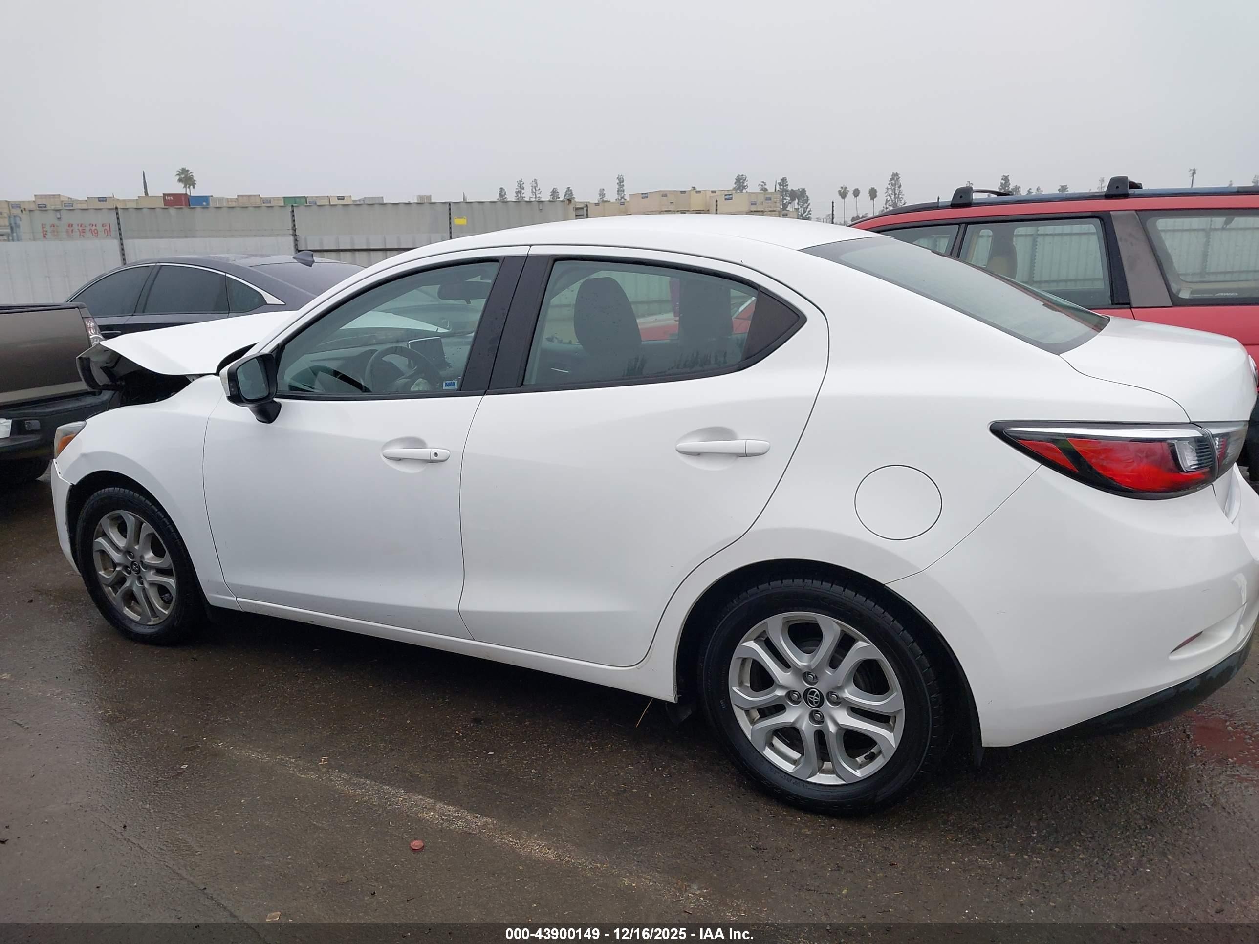 2018 Toyota Yaris Ia   White vin: 3MYDLBYV0JY314731