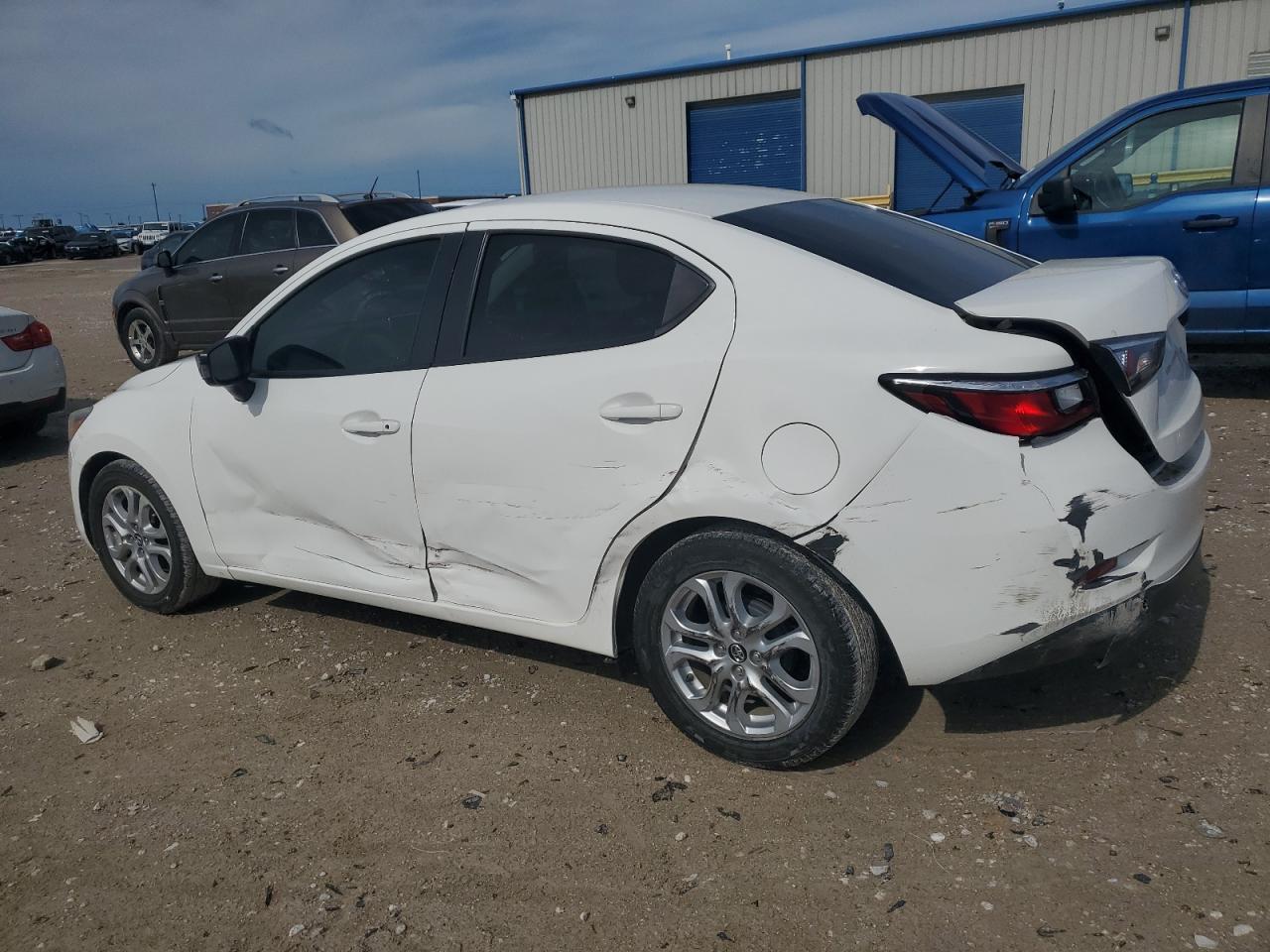 2017 Toyota Yaris Ia Base White vin: 3MYDLBYV1HY175221