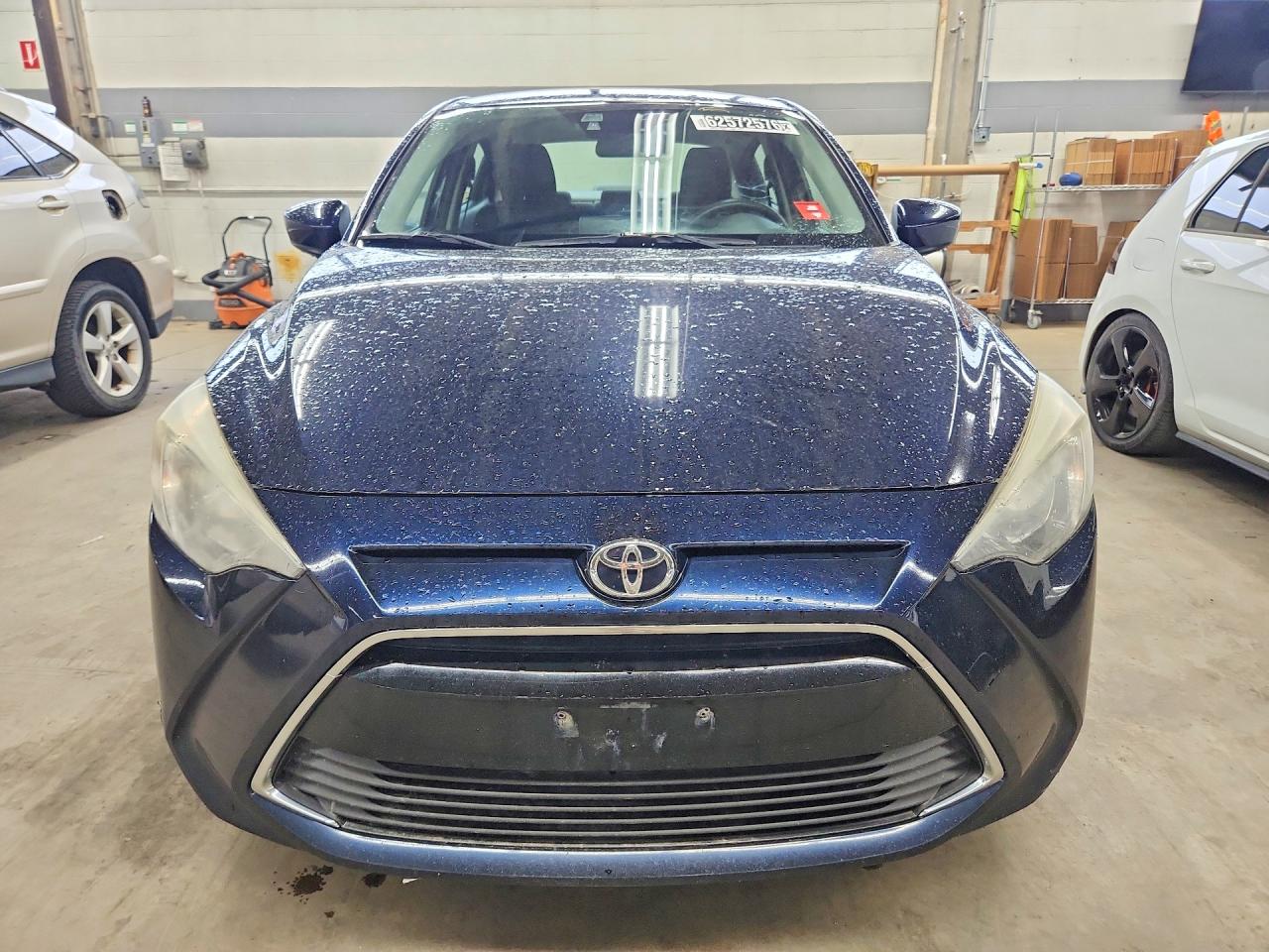 2018 Toyota Yaris Ia Base Синий vin: 3MYDLBYV3JY316392