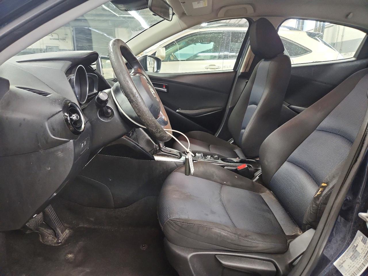 2018 Toyota Yaris Ia Base Синий vin: 3MYDLBYV3JY316392