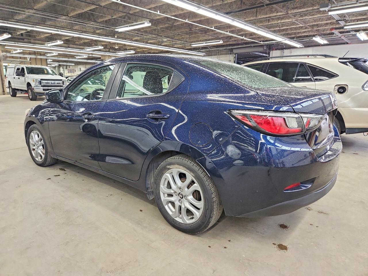 2018 Toyota Yaris Ia Base Синий vin: 3MYDLBYV3JY316392