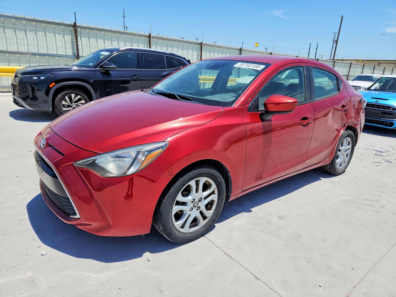 2018 Toyota Yaris Ia Base Red vin: 3MYDLBYV3JY323309