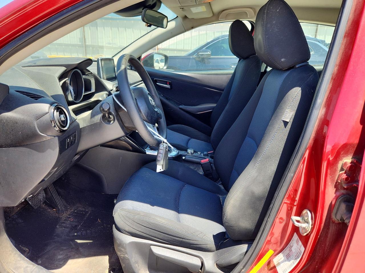 2018 Toyota Yaris Ia Base Red vin: 3MYDLBYV3JY323309