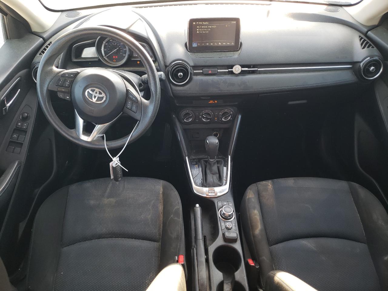 2018 Toyota Yaris Ia  White vin: 3MYDLBYV3JY329255