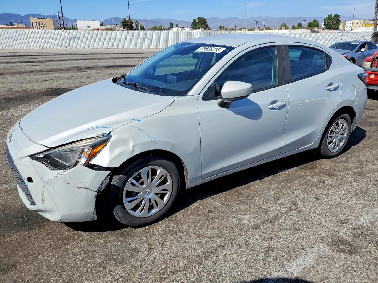 2019 Toyota Yaris L Silver vin: 3MYDLBYV3KY513080