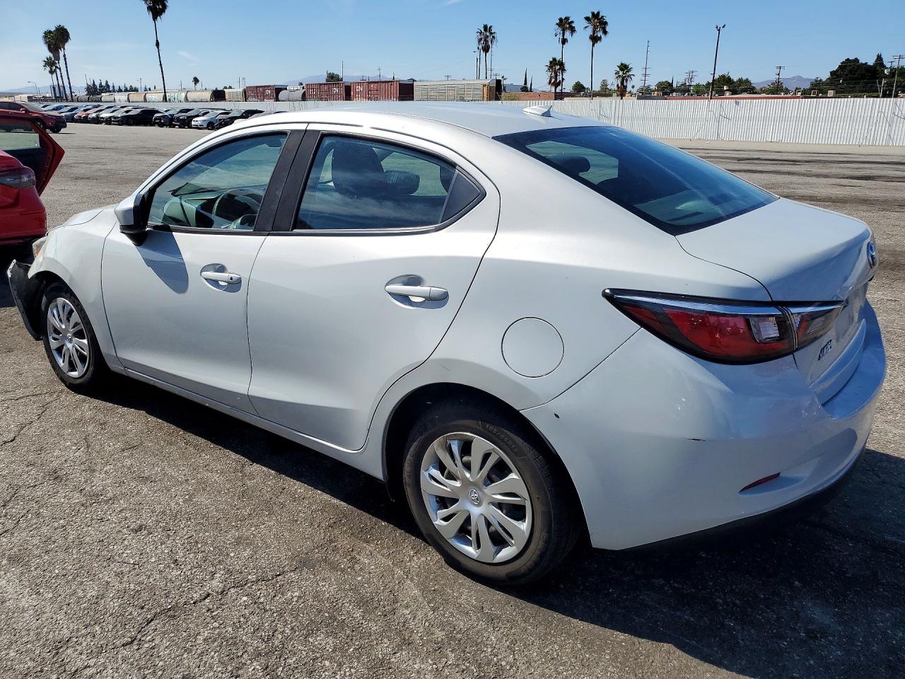 2019 Toyota Yaris L Silver vin: 3MYDLBYV3KY513080